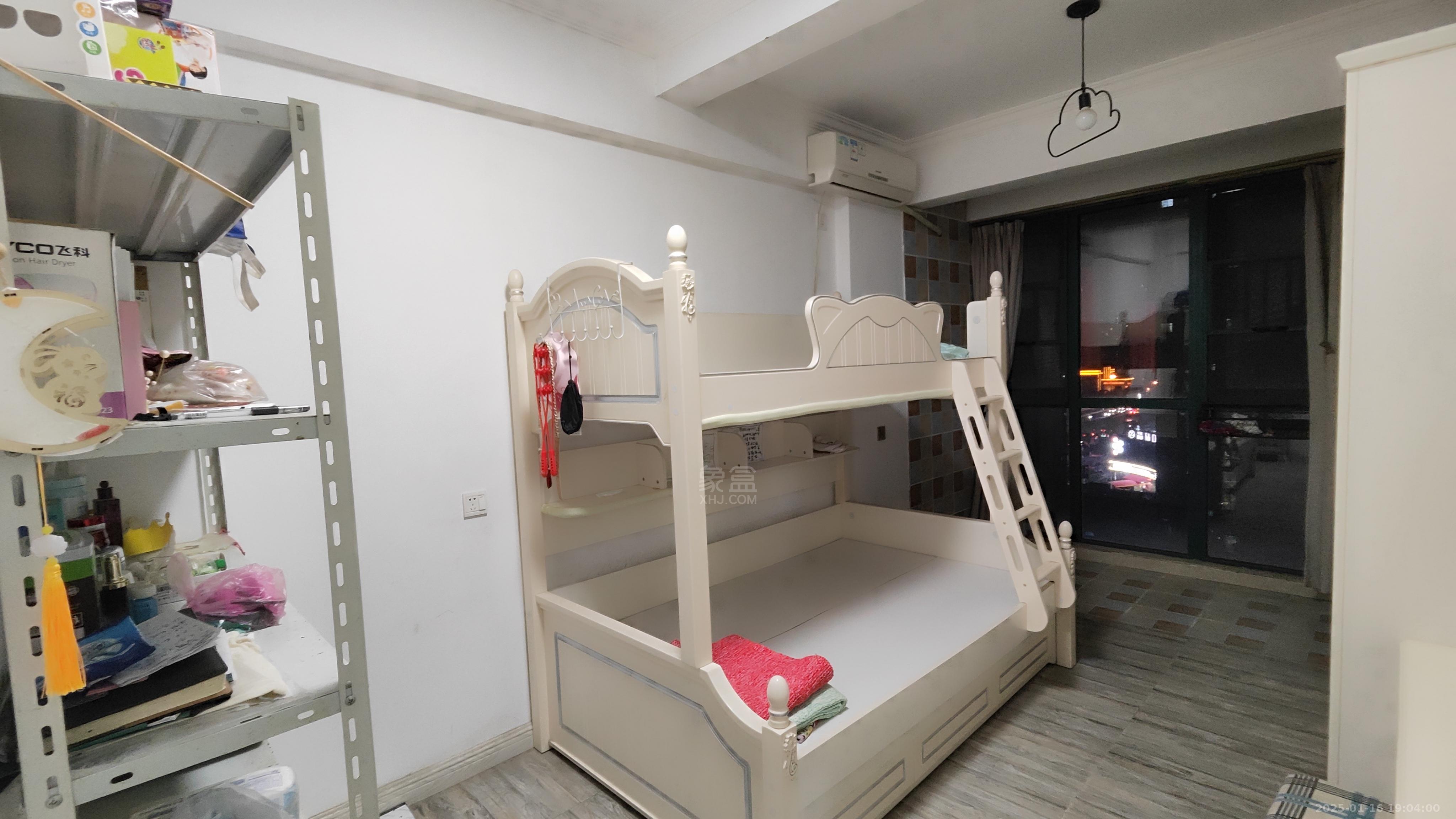 湖景名城  3室2厅1卫    2200.0元/月 湖景名城  3室2厅1卫    2200.0元/月室内图