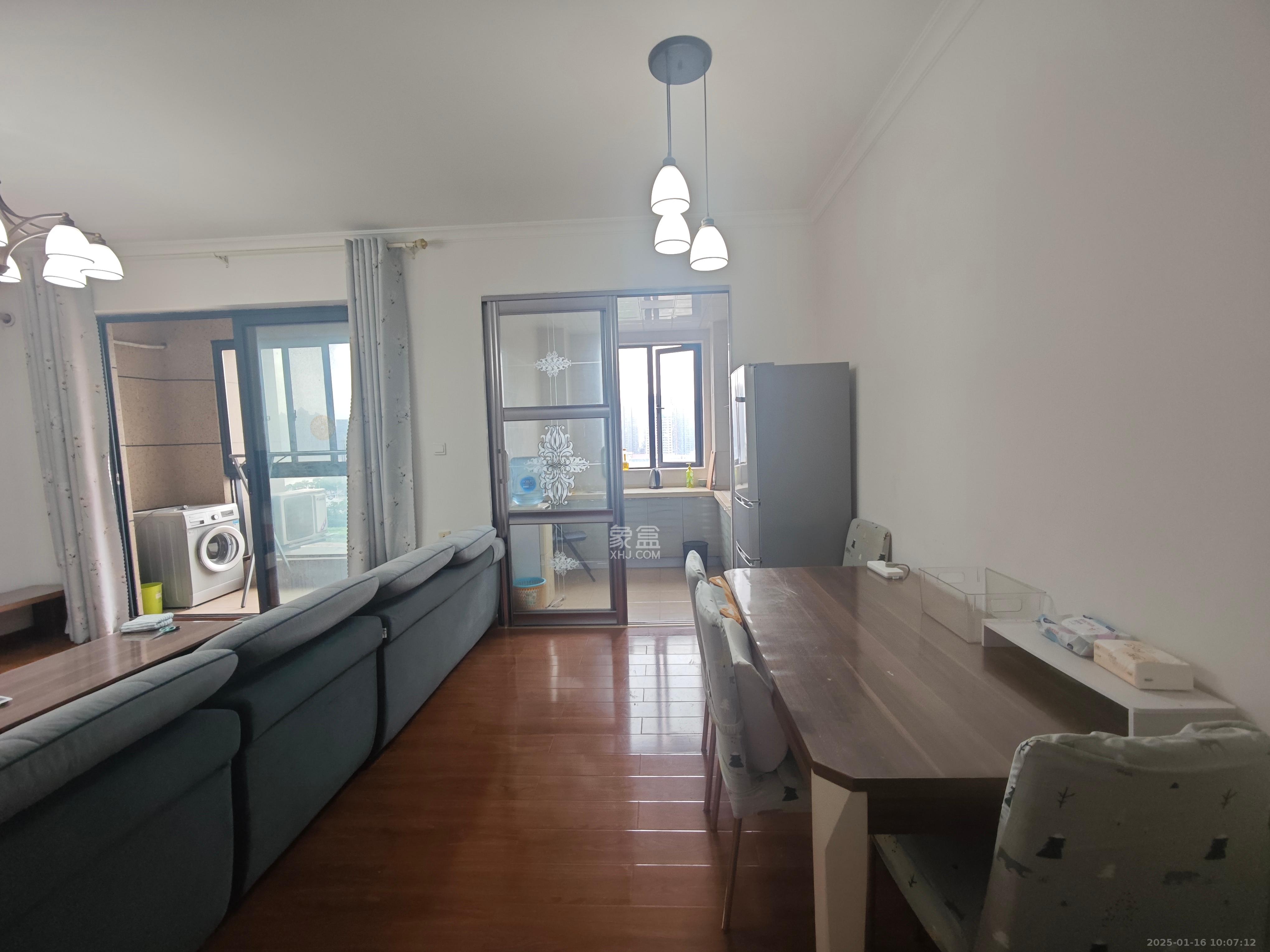 复地崑玉国际一期 2室1厅1卫 3500.0元/月 复地崑玉国际一期 2室1厅1卫 3500.0元/月室内图