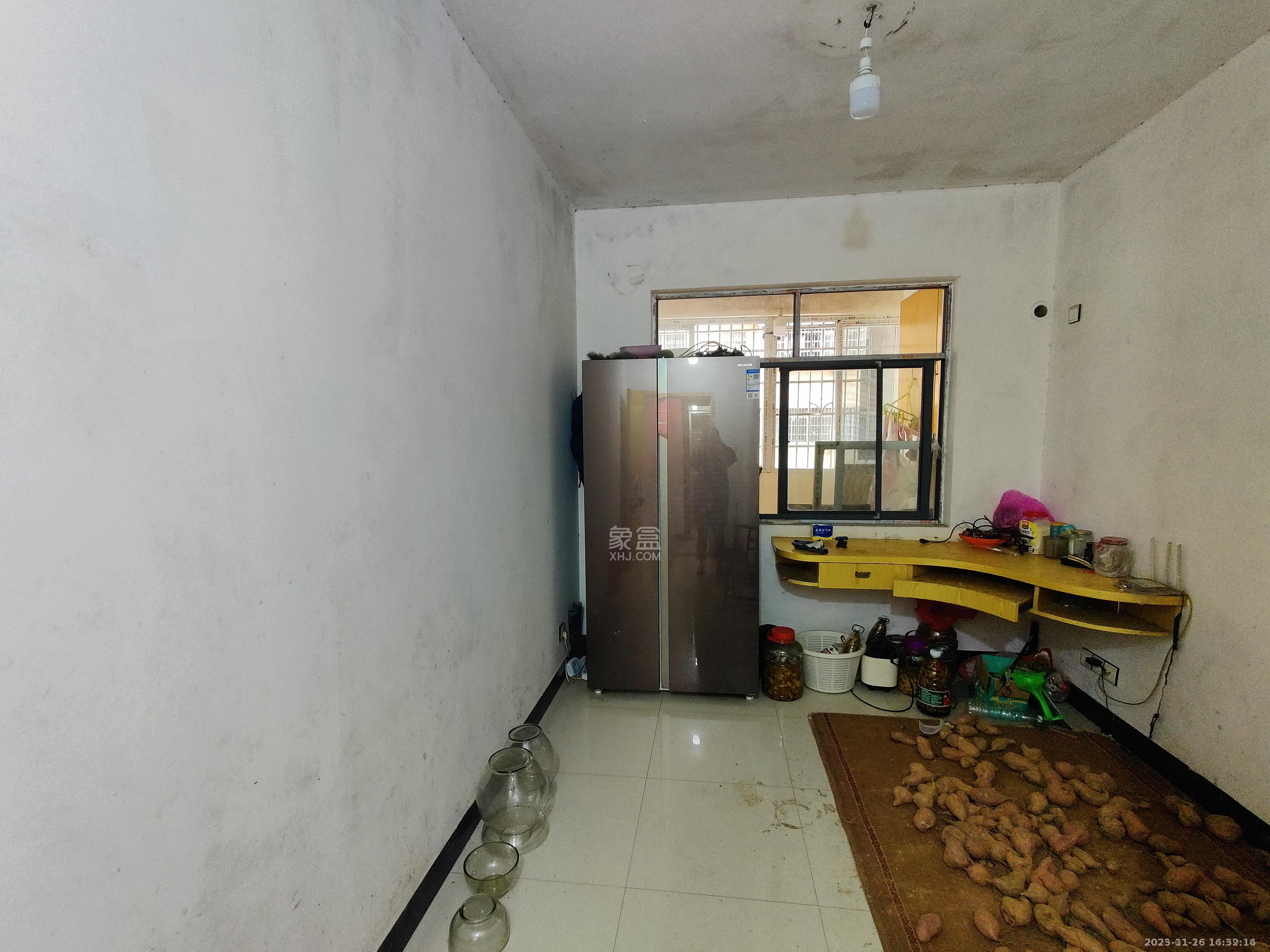 响塘小区 4室2厅2卫 1600.0元/月 响塘小区 4室2厅2卫 1600.0元/月室内图