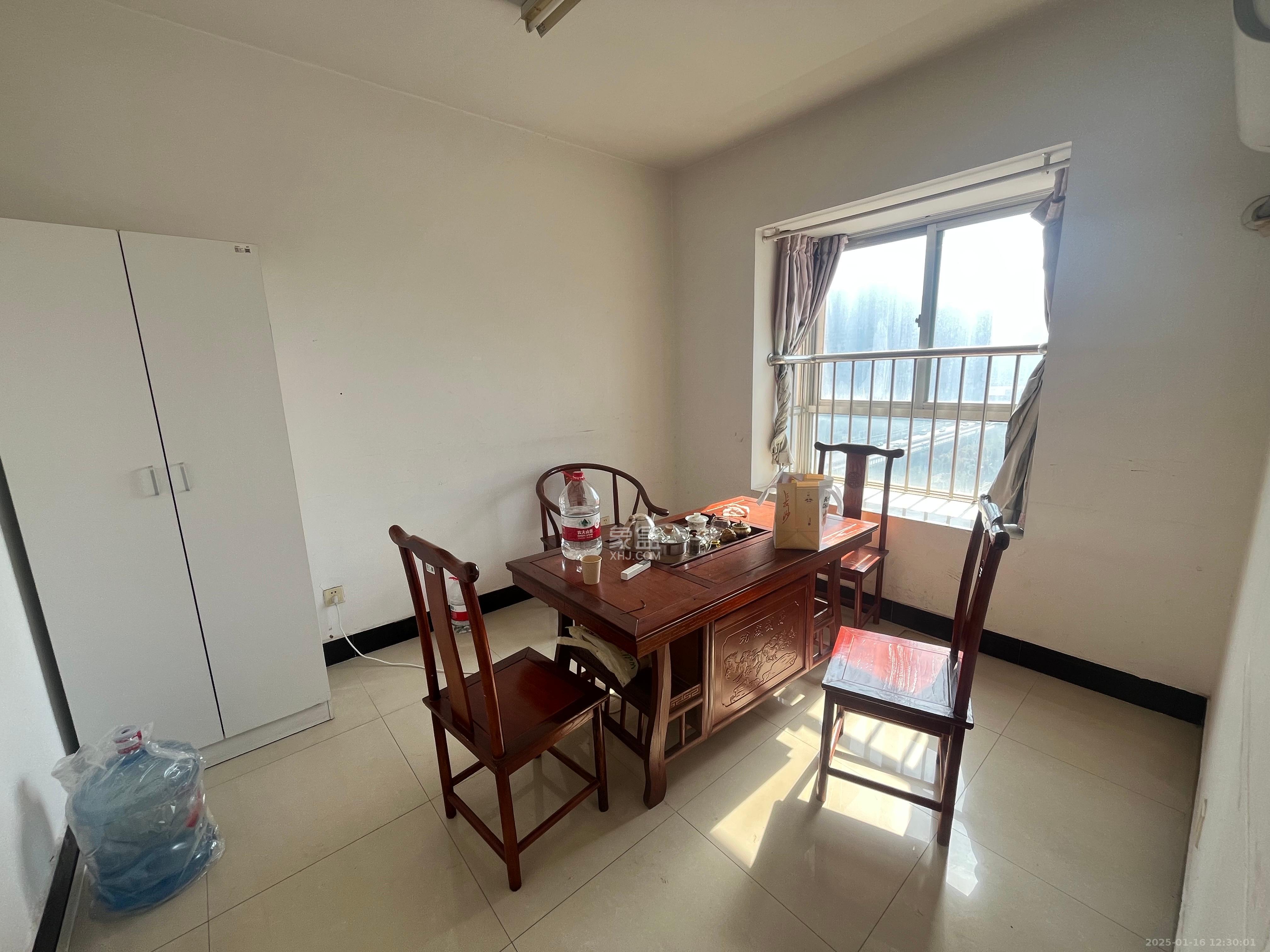 上河国际F座  3室2厅1卫   2500.00元/月室内图