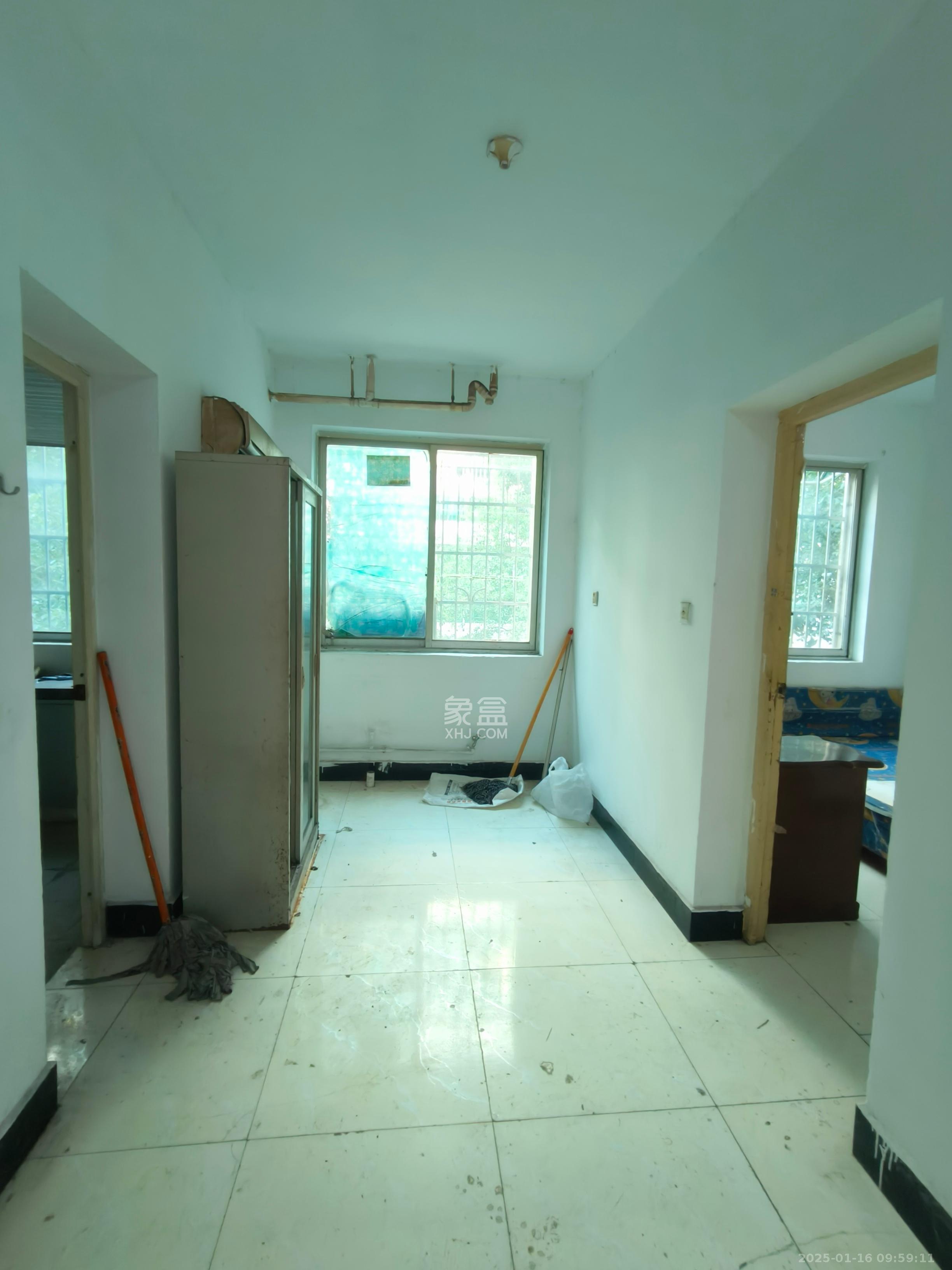 中南汽车世界 3室2厅2卫 1380.0元/月 中南汽车世界 3室2厅2卫 1380.0元/月室内图