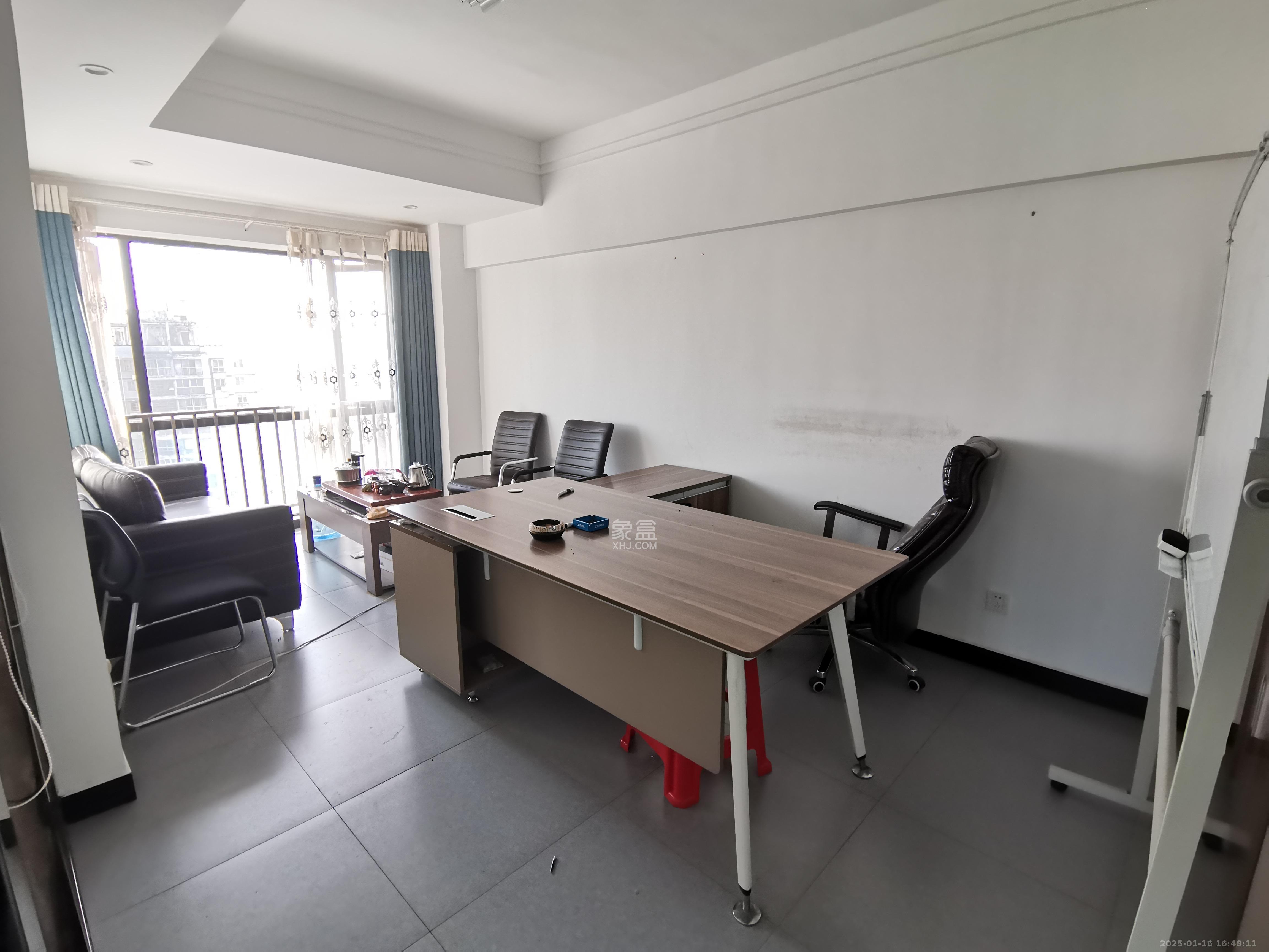 锦泰东环国际  1室1厅1卫    8000.0元/月 锦泰东环国际  1室1厅1卫    8000.0元/月室内图