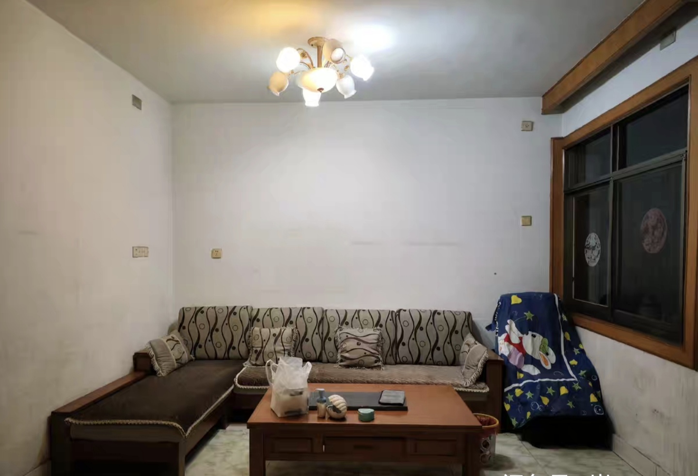 区公安局家属楼 2室1厅1卫 800.0元/月 区公安局家属楼 2室1厅1卫 800.0元/月室内图