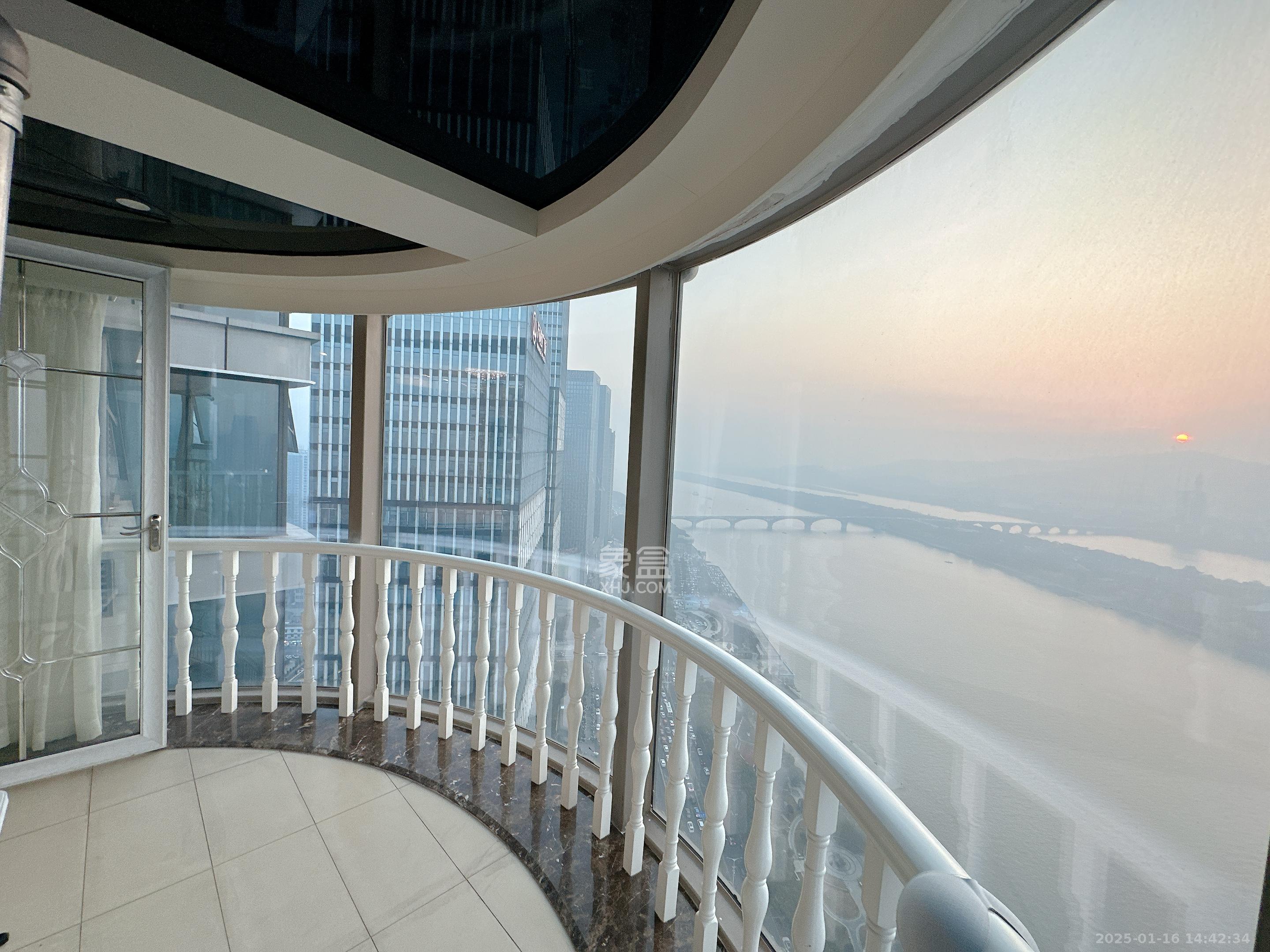 潮宗御苑  4室2厅2卫    8500.0元/月室内图