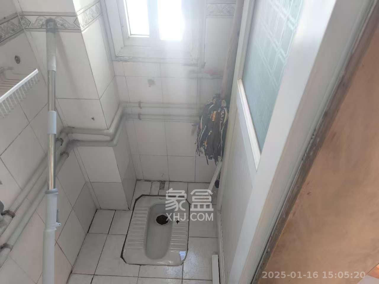 东风路汽车城宿舍  2室2厅1卫    1500.0元/月 东风路汽车城宿舍  2室2厅1卫    1500.0元/月室内图