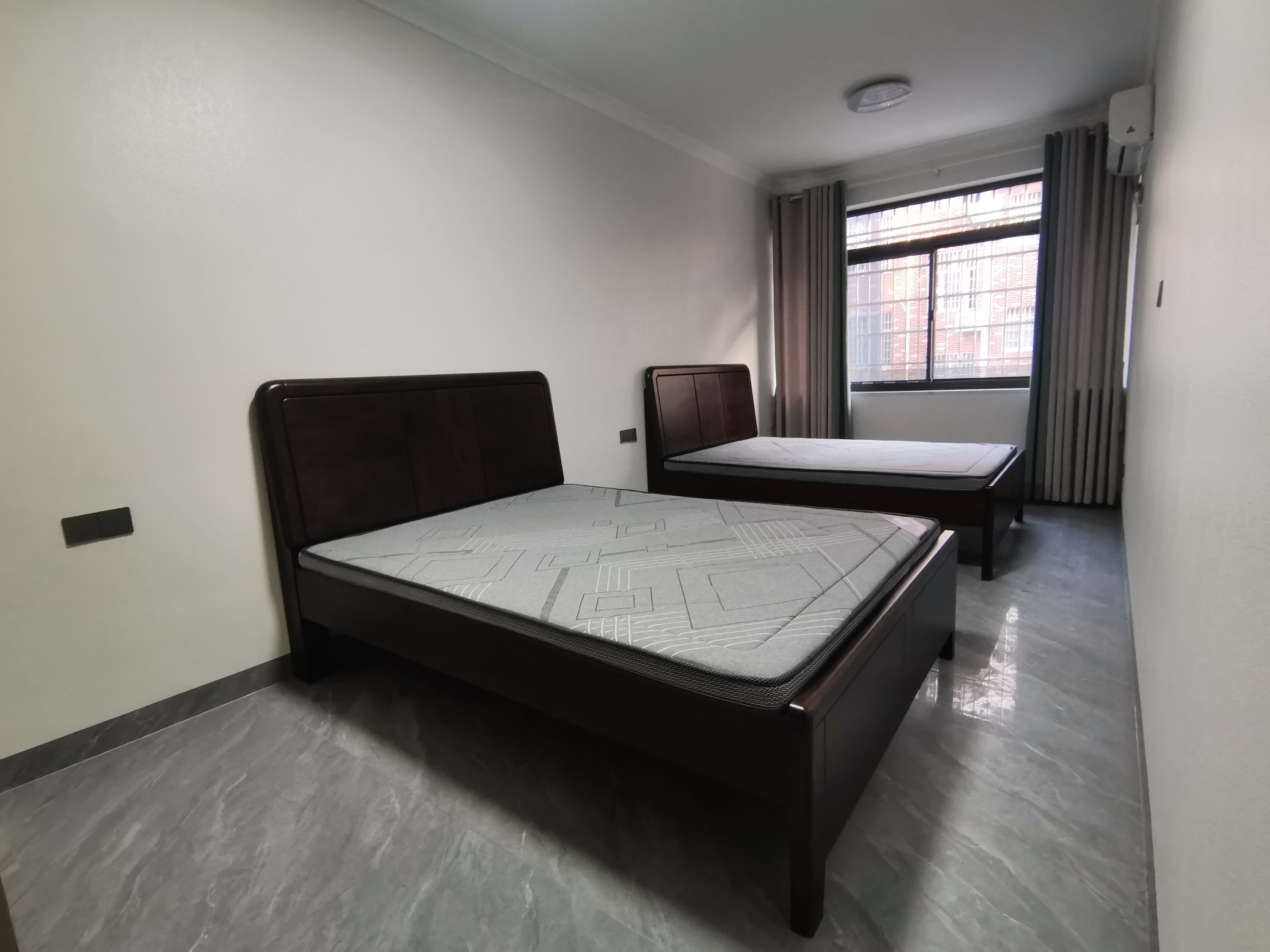 人和小区(小科七、九、十号地人和小区) 1室0厅0卫 1300.0元/月 人和小区(小科七、九、十号地人和小区) 1室0厅0卫 1300.0元/月室内图