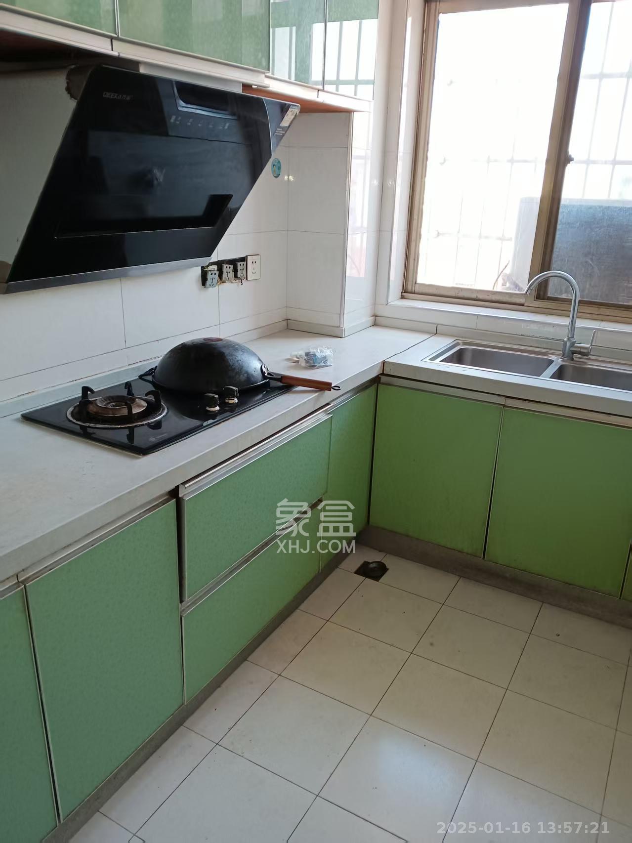 湘绣城 3室2厅2卫 1600.0元/月 湘绣城 3室2厅2卫 1600.0元/月室内图