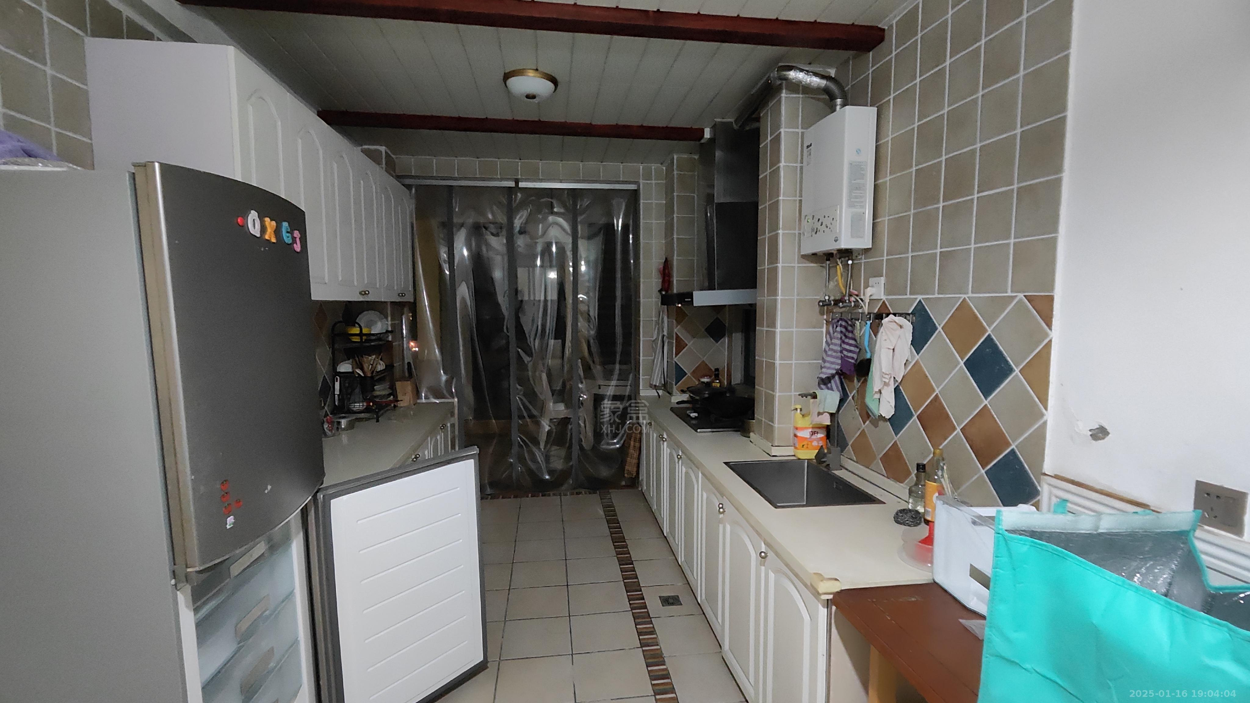 湖景名城  3室2厅1卫    2200.0元/月 湖景名城  3室2厅1卫    2200.0元/月室内图