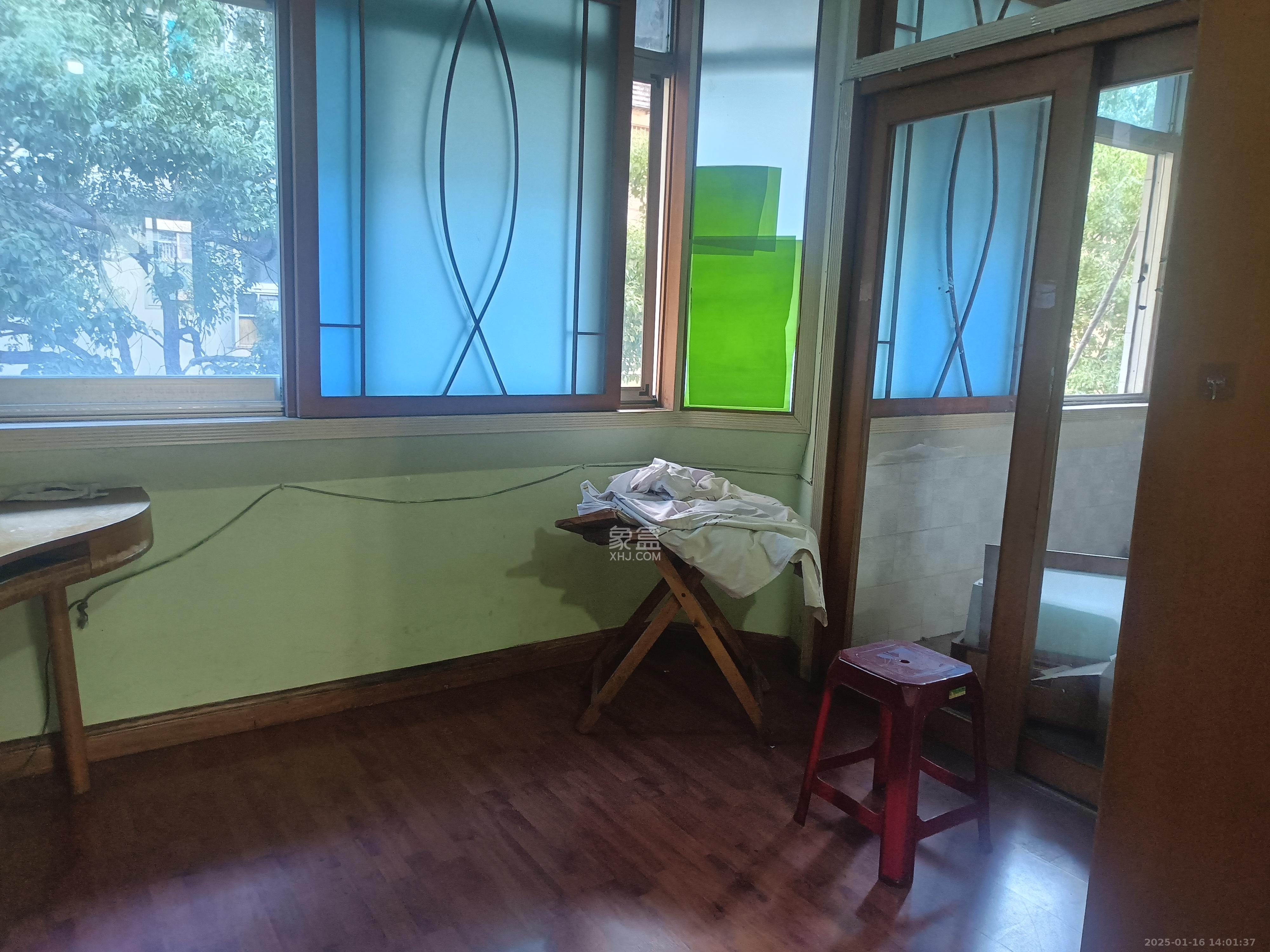 国税局宿舍(三一大道) 3室2厅2卫 2500.0元/月 国税局宿舍(三一大道) 3室2厅2卫 2500.0元/月室内图