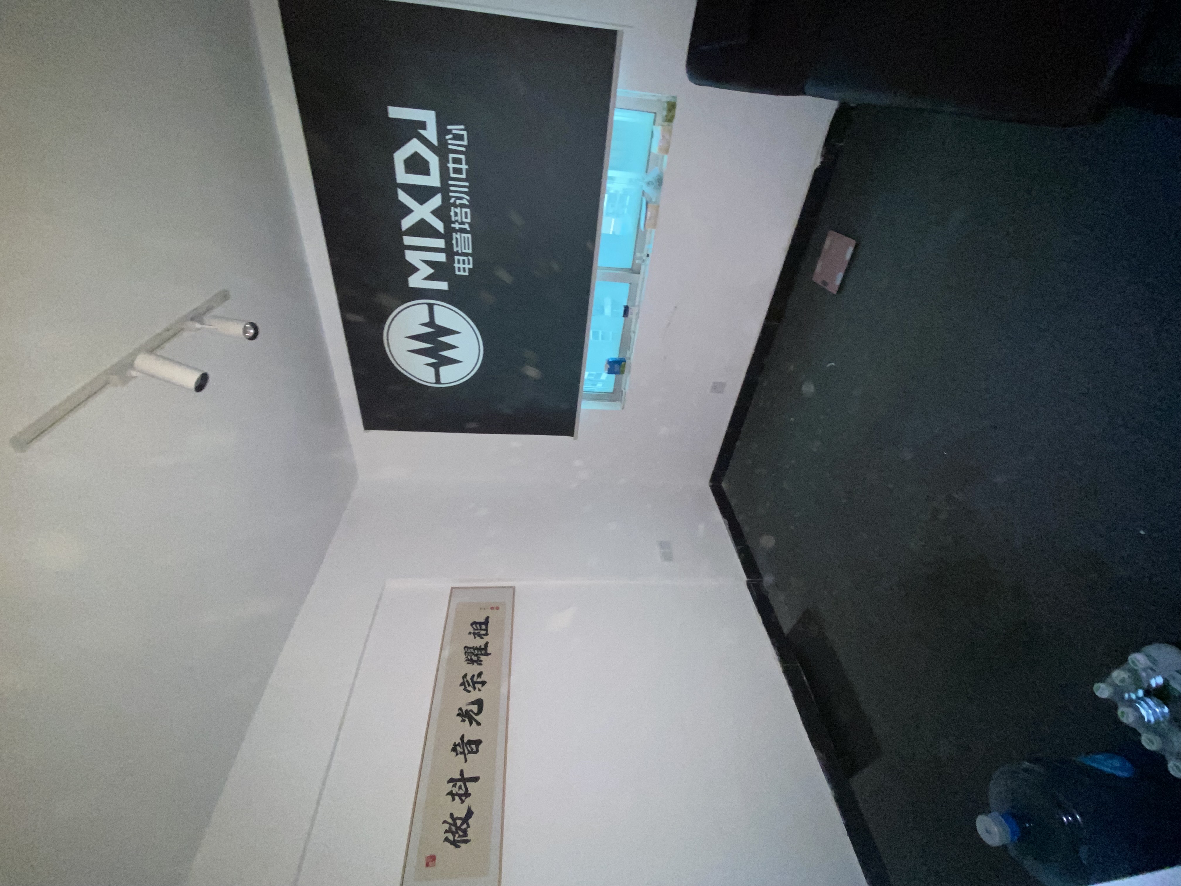 富豪大厦(富豪花园)  2室2厅1卫    125.0万 富豪大厦(富豪花园)  2室2厅1卫    125.0万客厅