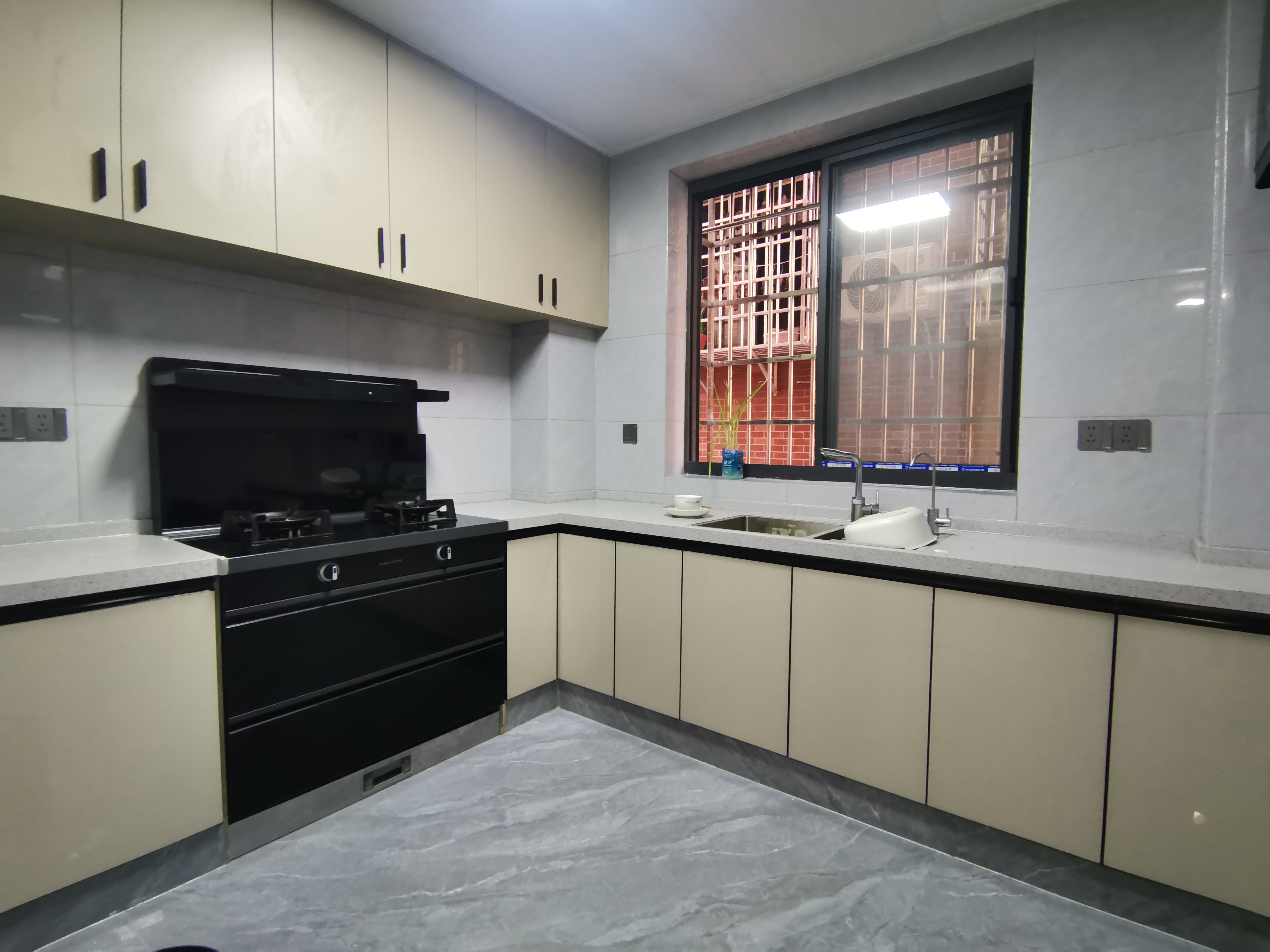 人和小区(小科七、九、十号地人和小区) 1室0厅0卫 1300.0元/月 人和小区(小科七、九、十号地人和小区) 1室0厅0卫 1300.0元/月室内图