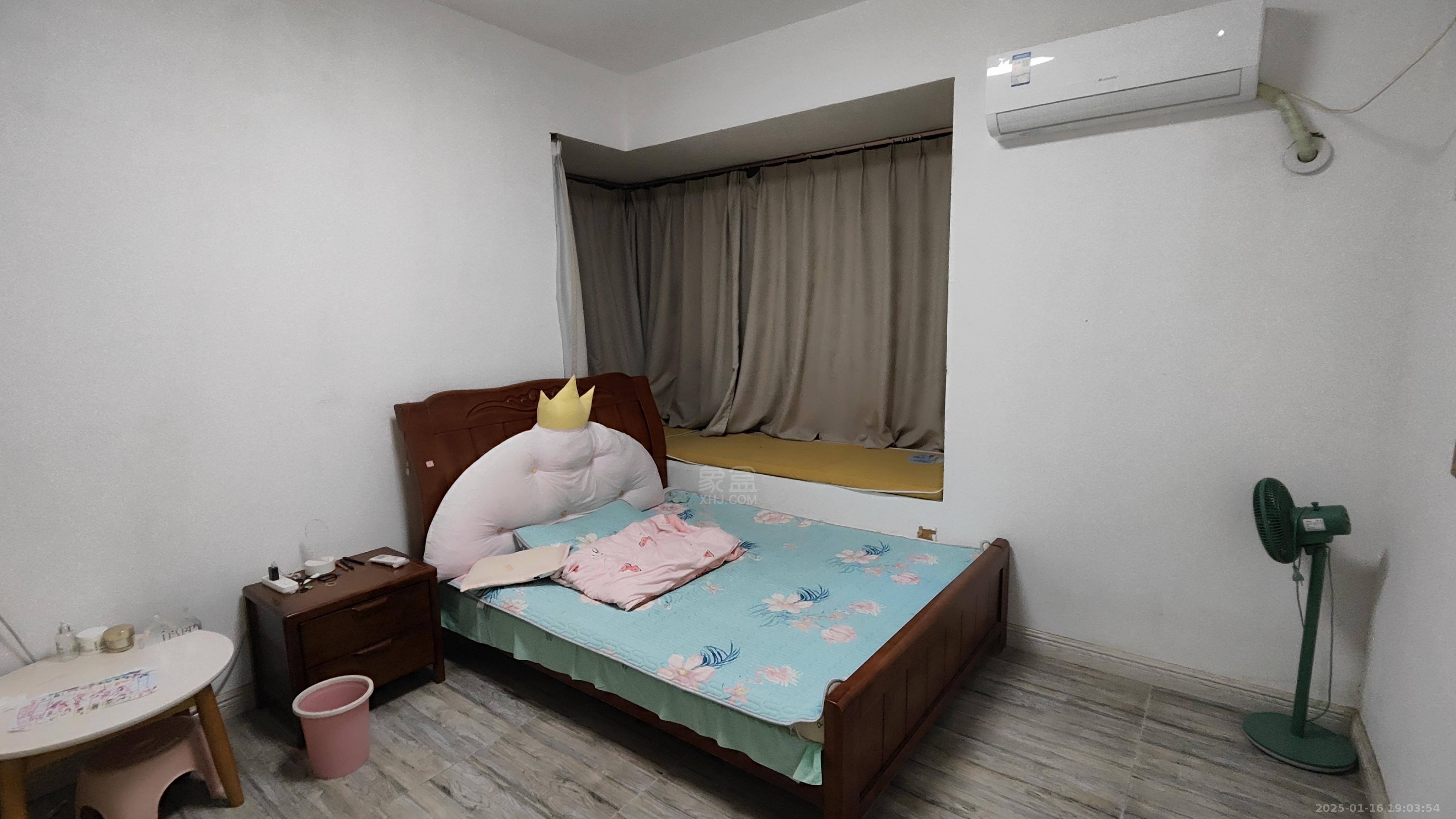 湖景名城  3室2厅1卫    2200.0元/月 湖景名城  3室2厅1卫    2200.0元/月室内图1