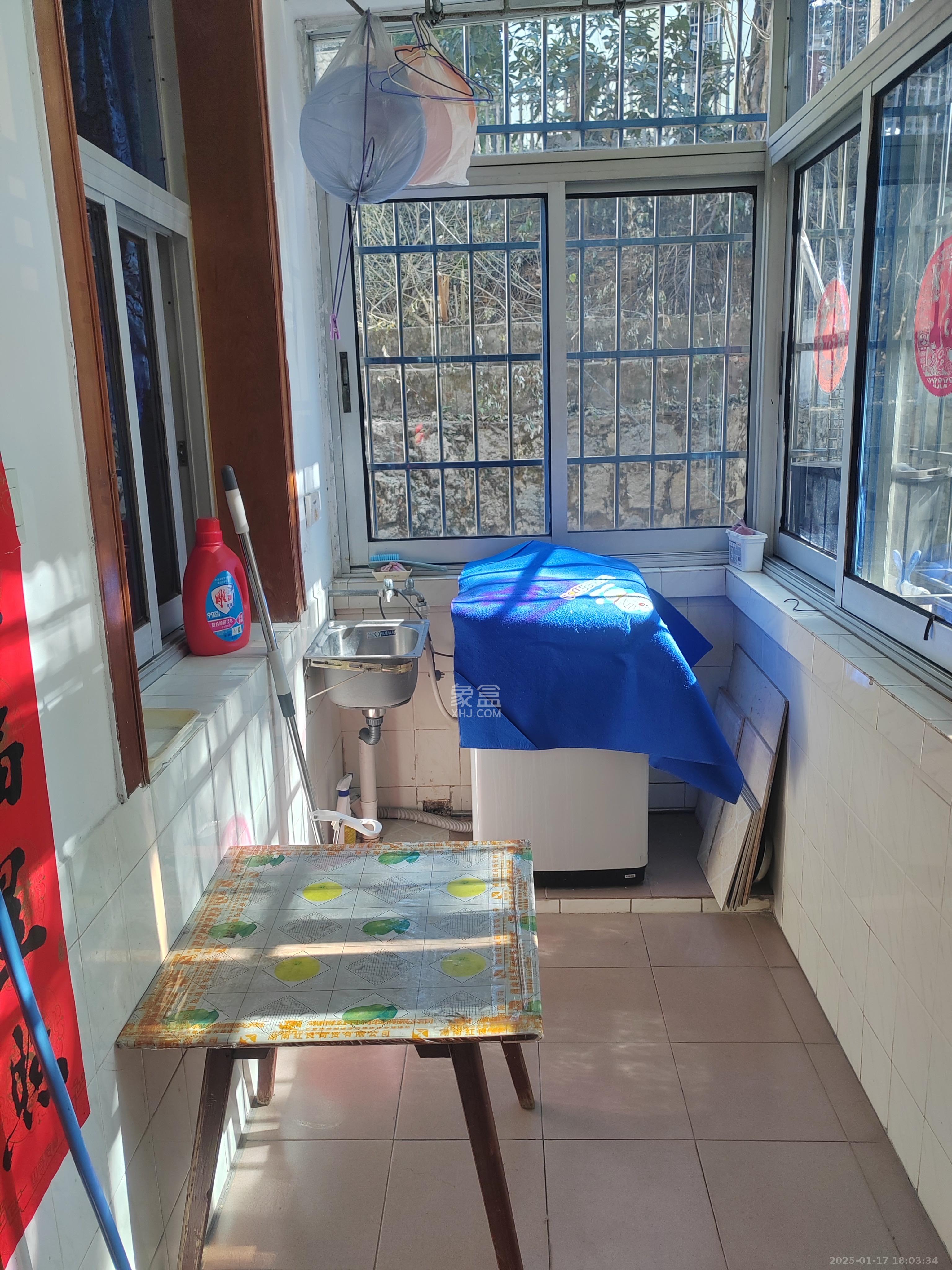 原石油厂宿舍 2室1厅1卫 1500.0元/月 原石油厂宿舍 2室1厅1卫 1500.0元/月室内图