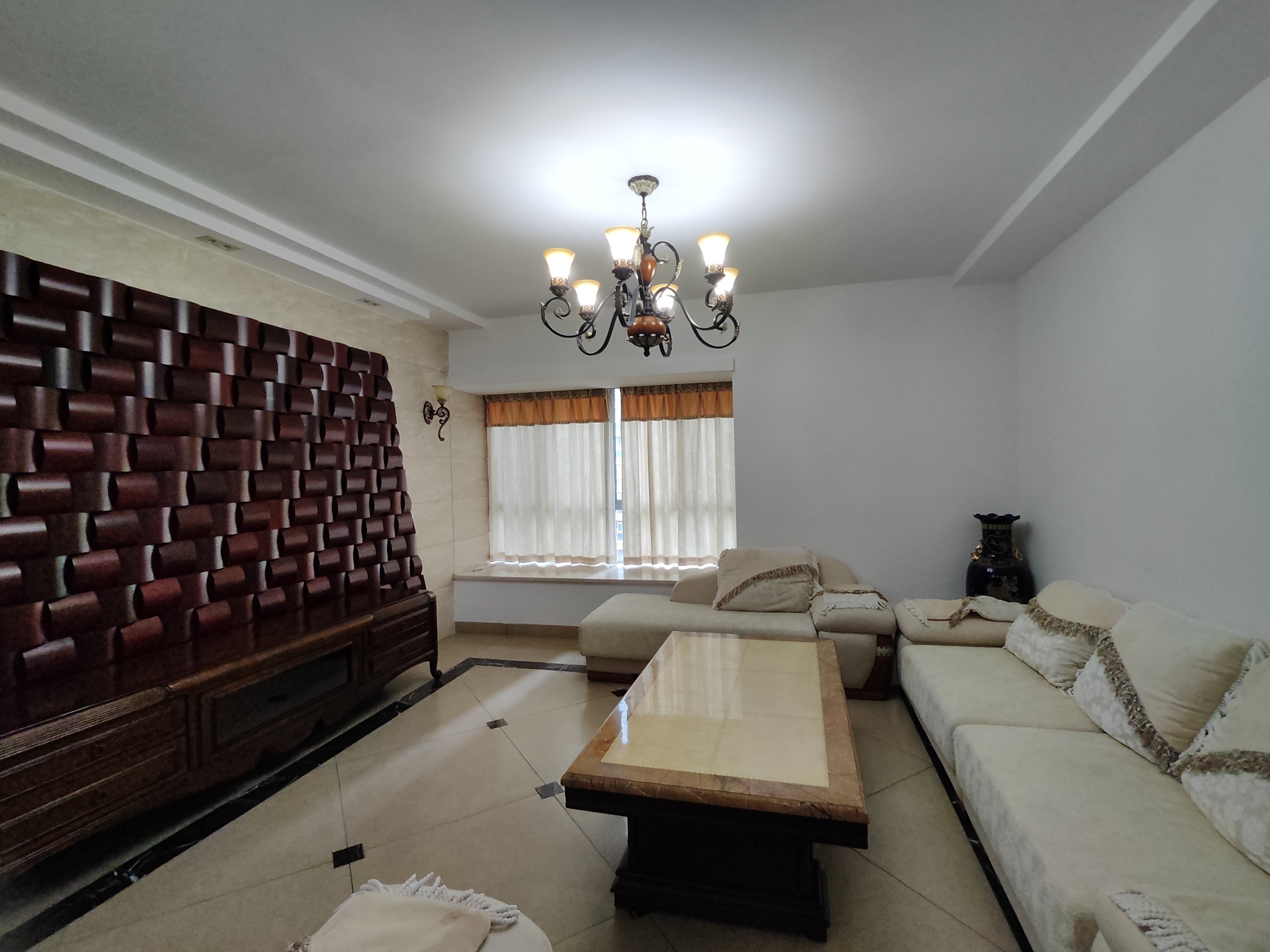 丽景滨江 5室2厅2卫 128.0万 丽景滨江 5室2厅2卫 128.0万室内图