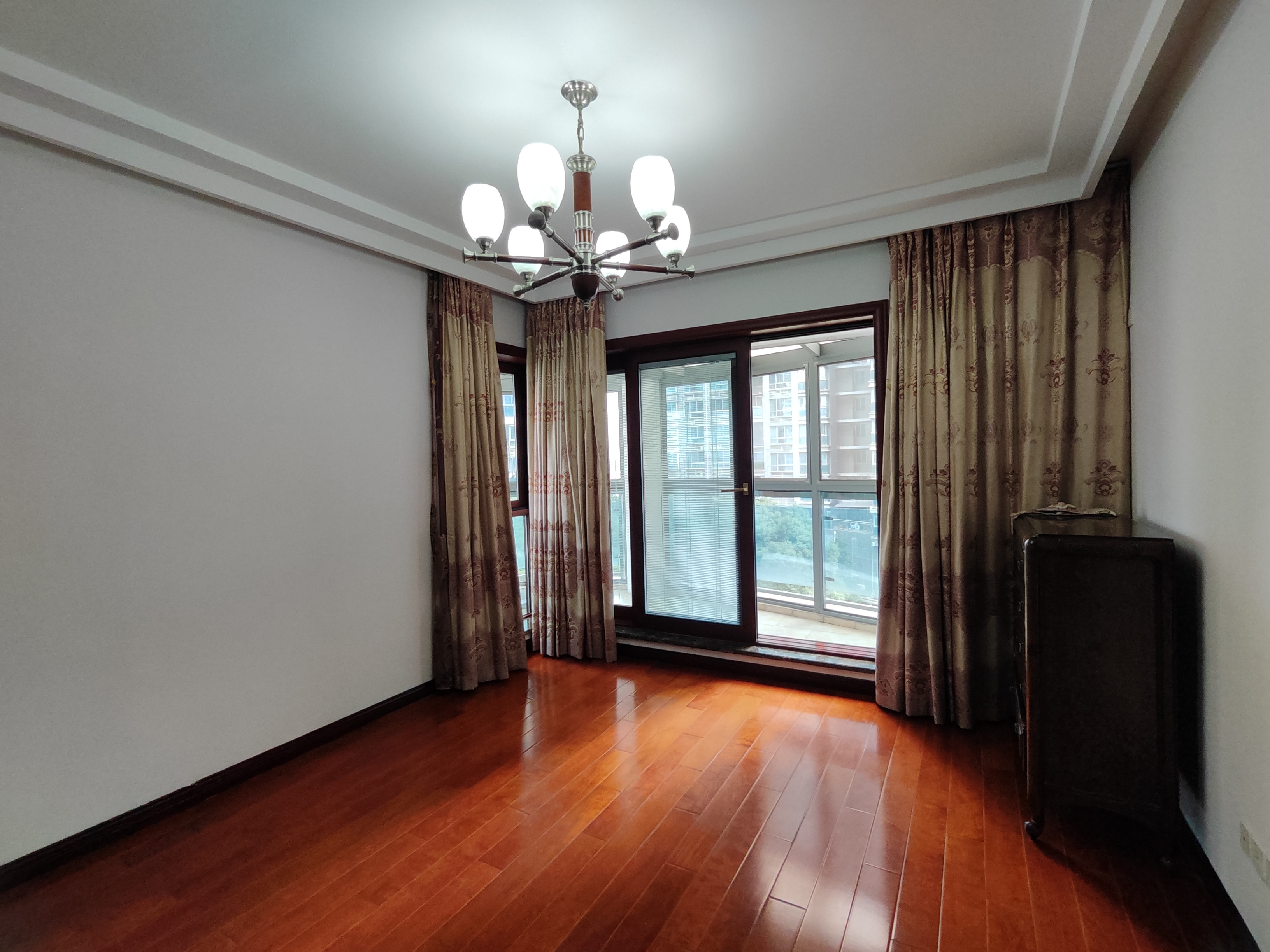 丽景滨江 5室2厅2卫 128.0万 丽景滨江 5室2厅2卫 128.0万室内图