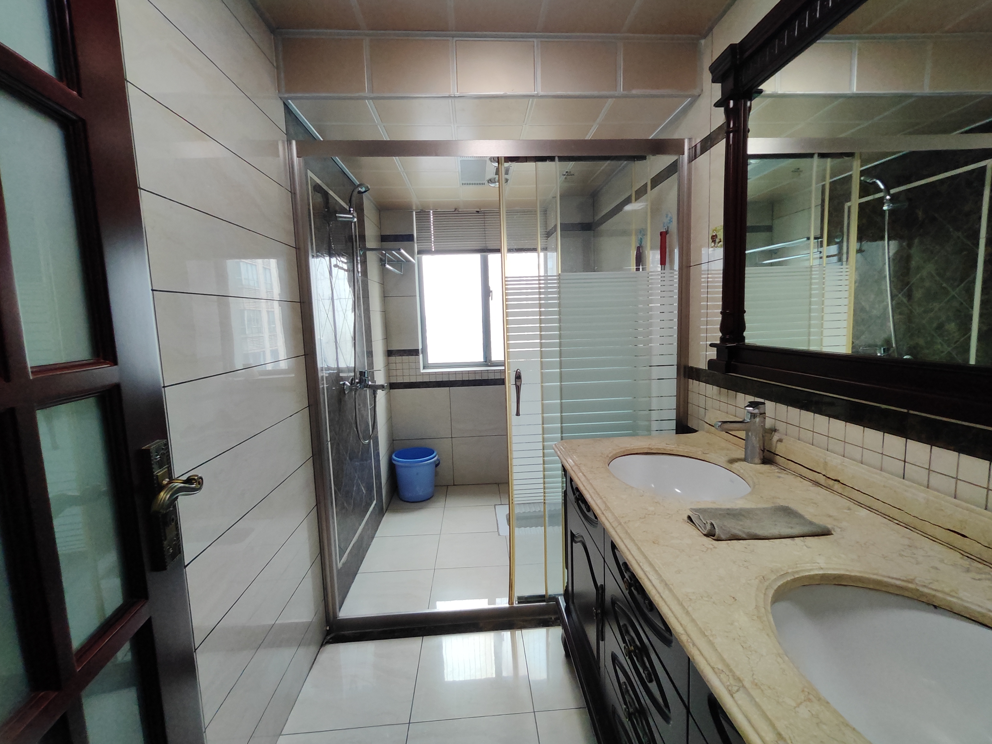 丽景滨江 5室2厅2卫 128.0万 丽景滨江 5室2厅2卫 128.0万室内图