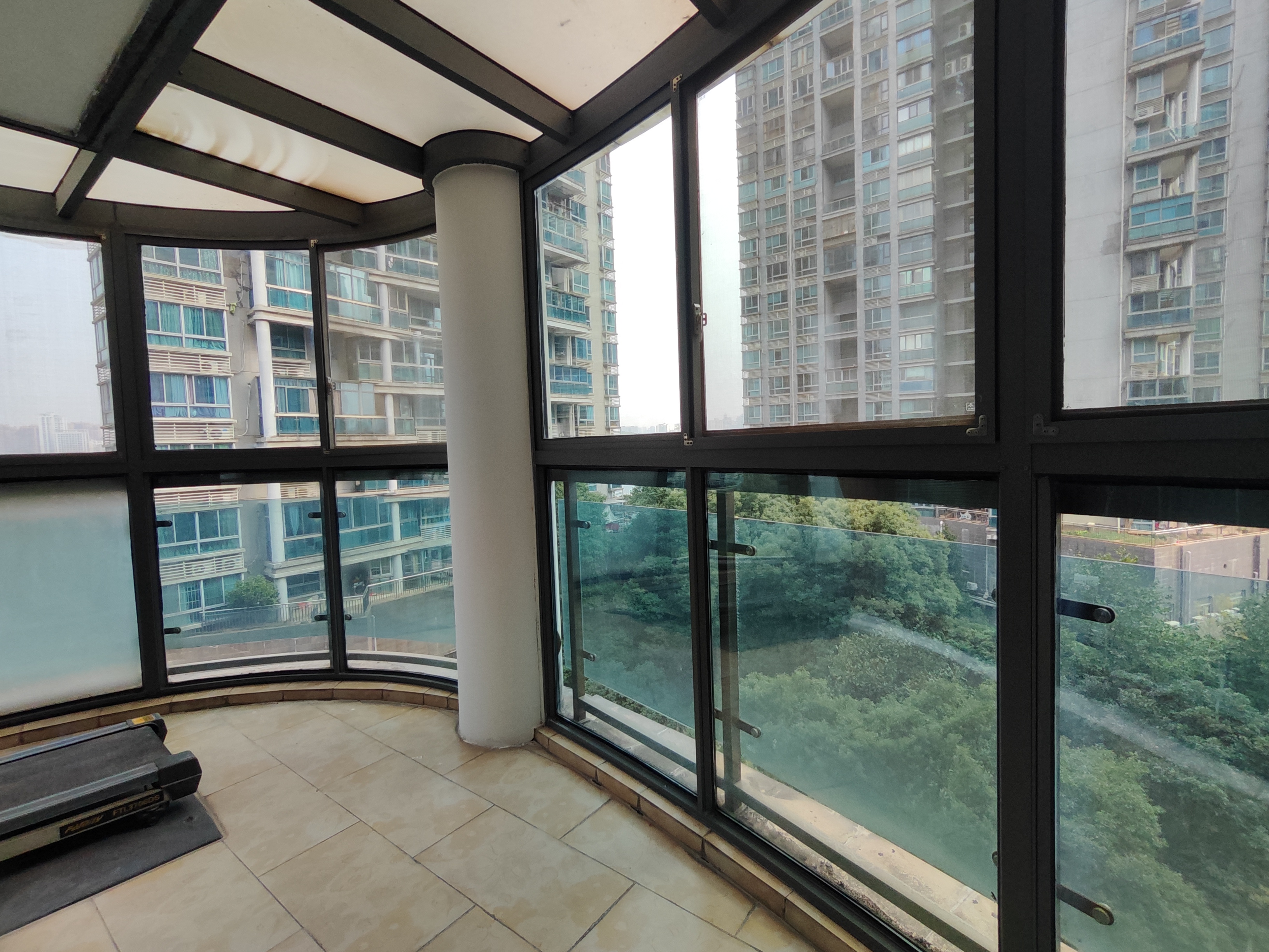 丽景滨江 5室2厅2卫 128.0万 丽景滨江 5室2厅2卫 128.0万室内图