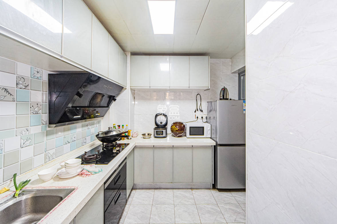 北辰三角洲E3区  3室2厅2卫    139.0万 北辰三角洲E3区  3室2厅2卫    139.0万厨房