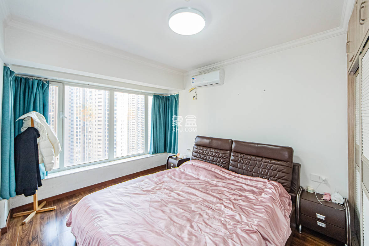 北辰三角洲E3区  3室2厅2卫    139.0万 北辰三角洲E3区  3室2厅2卫    139.0万卧室