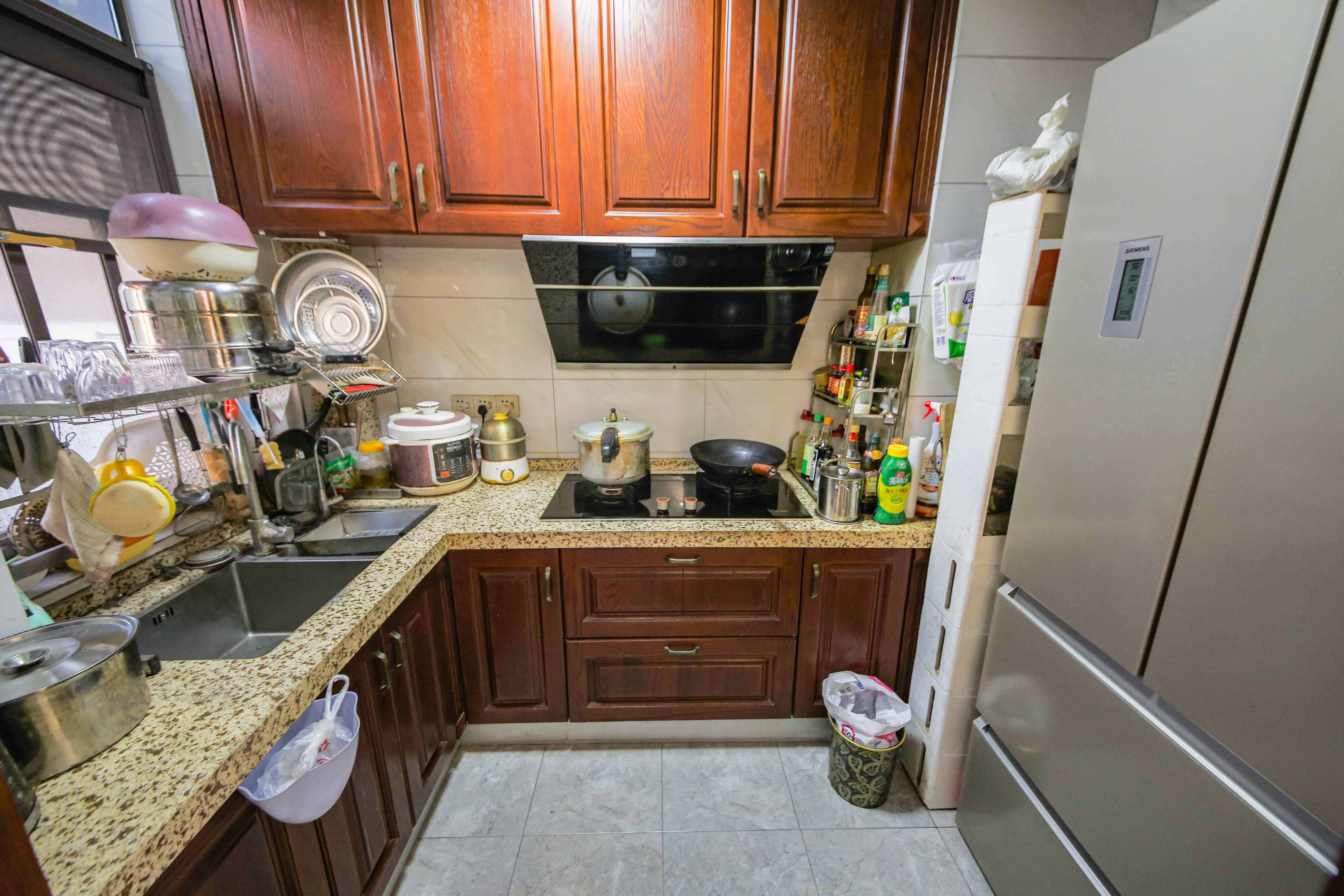 中建信和城  3室2厅2卫    140.0万 中建信和城  3室2厅2卫    140.0万厨房