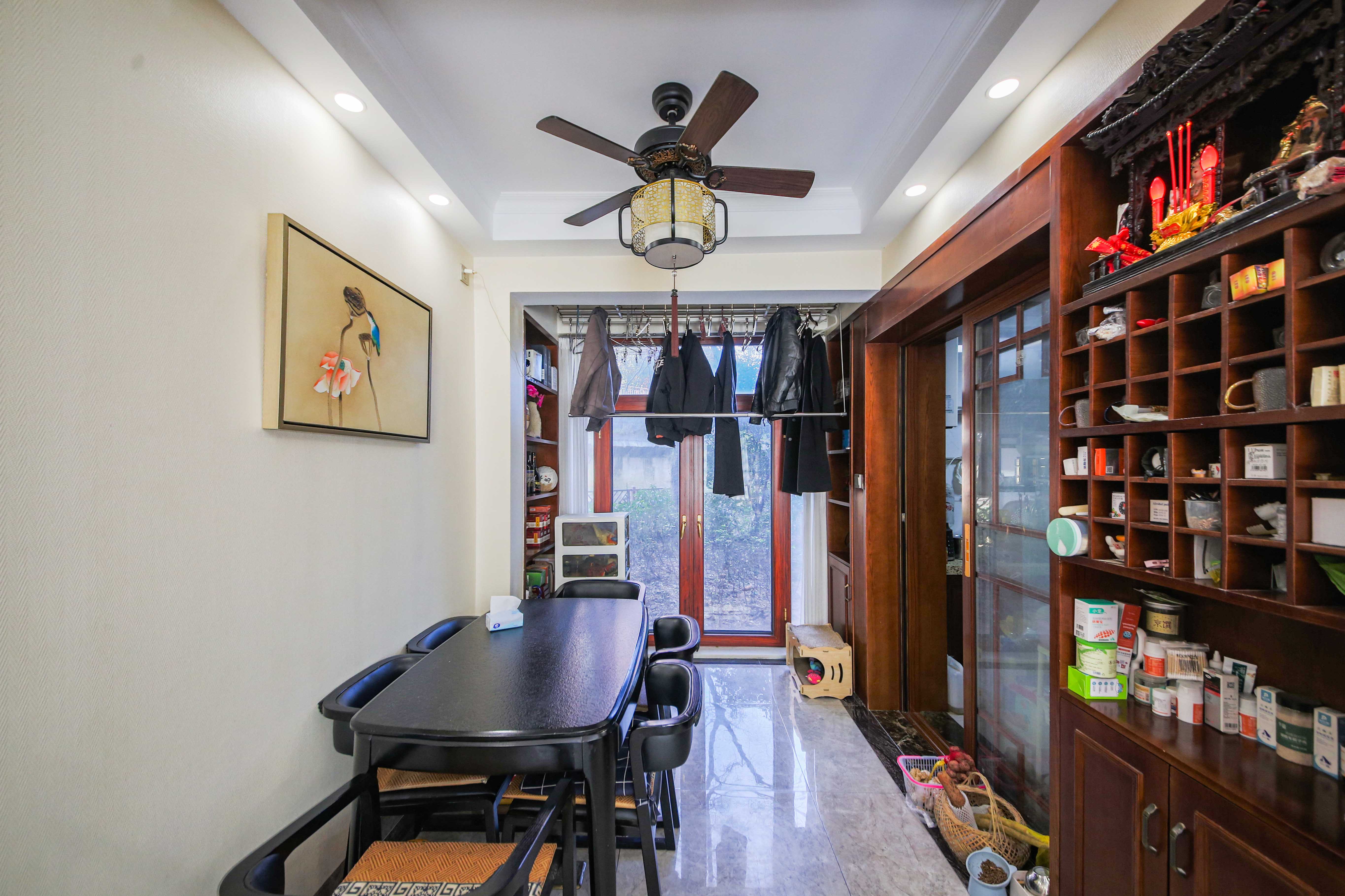 中建信和城  3室2厅2卫    140.0万 中建信和城  3室2厅2卫    140.0万客厅