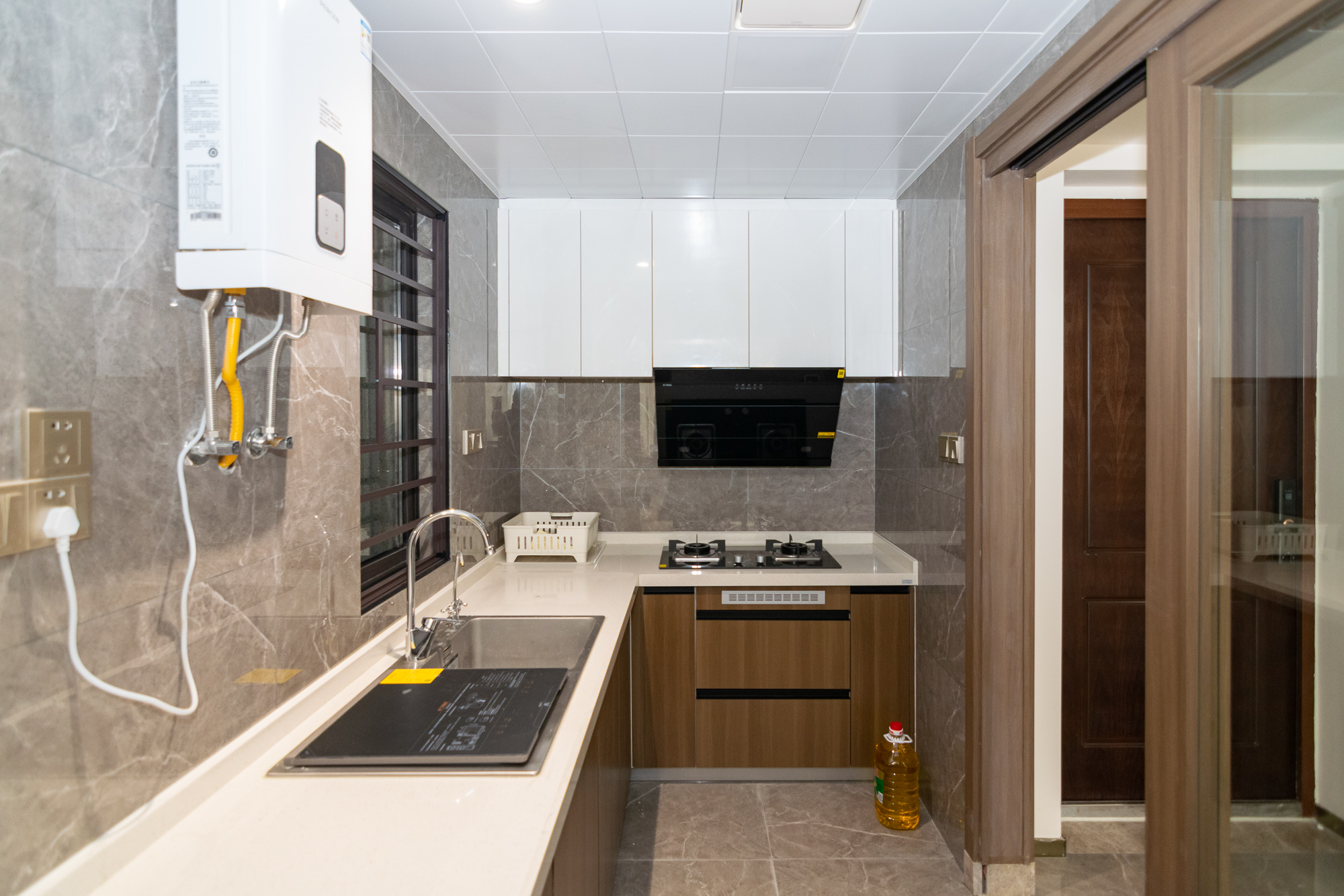 阳光城联利悦澜府  2室2厅1卫    120.0万 阳光城联利悦澜府  2室2厅1卫    120.0万厨房