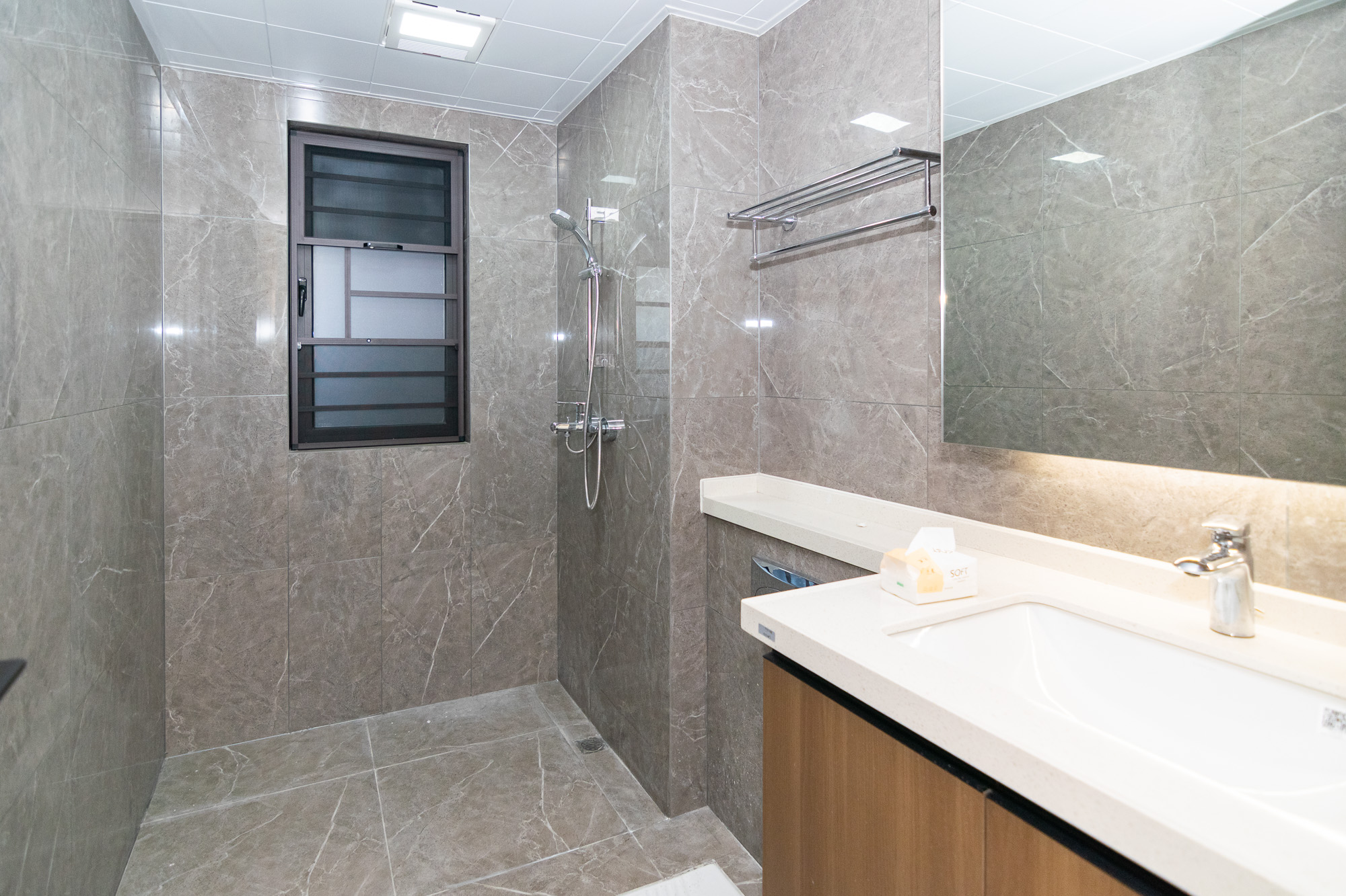 阳光城联利悦澜府  2室2厅1卫    120.0万 阳光城联利悦澜府  2室2厅1卫    120.0万卫生间