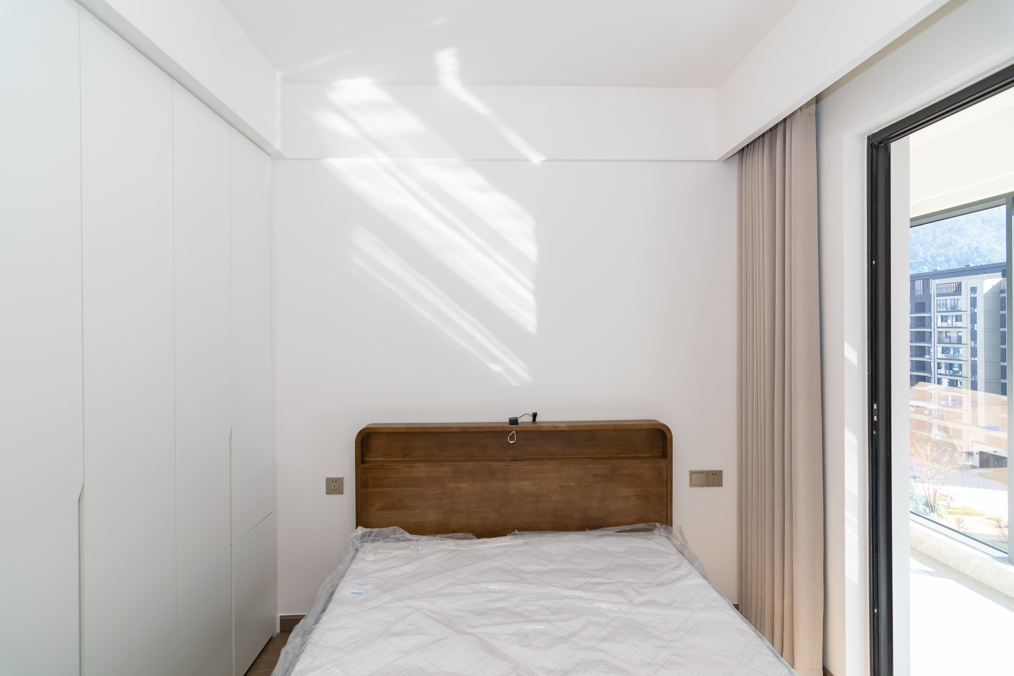 阳光城联利悦澜府  2室2厅1卫    120.0万 阳光城联利悦澜府  2室2厅1卫    120.0万卧室