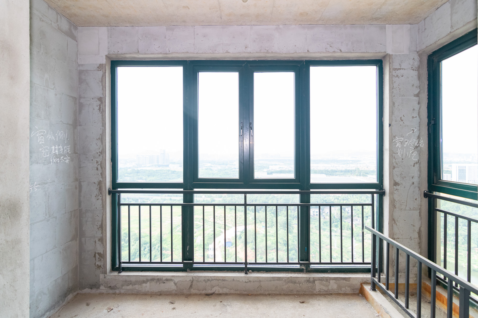 富基世纪公园 3室2厅2卫 58.0万 富基世纪公园 3室2厅2卫 58.0万阳台