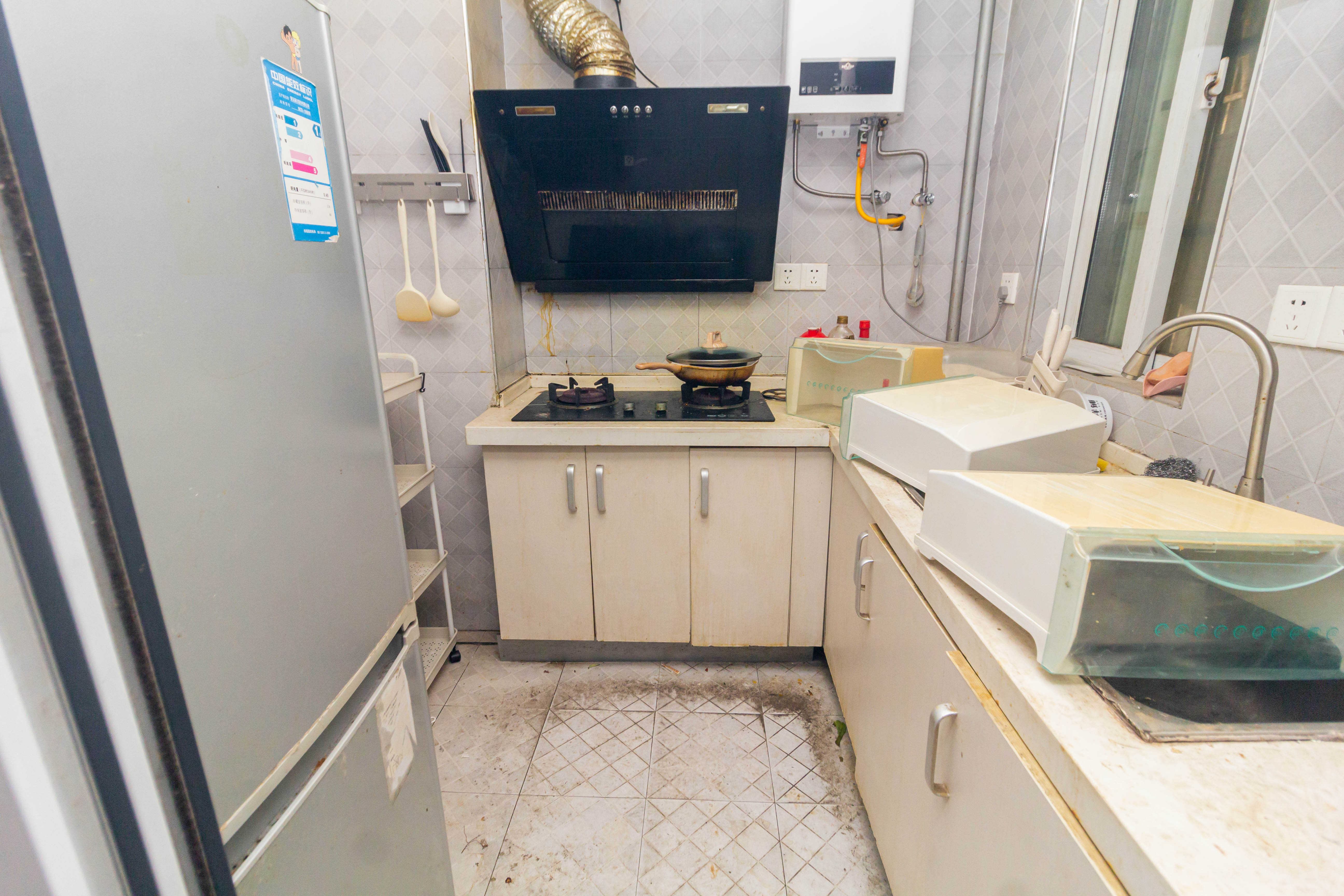 光明城市(星辰青年城) 2室1厅1卫 24.0万 光明城市(星辰青年城) 2室1厅1卫 24.0万厨房