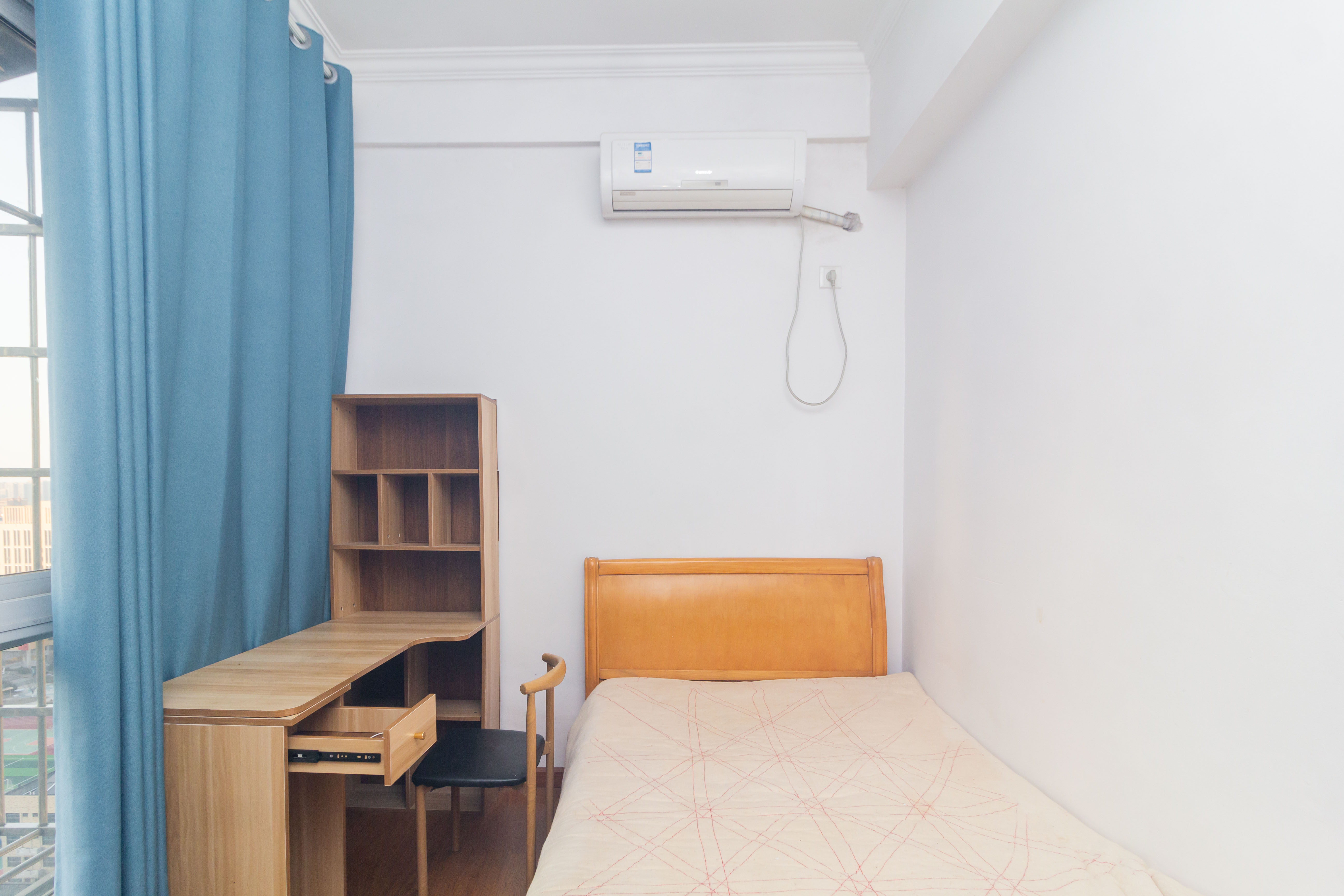 光明城市(星辰青年城) 2室1厅1卫 24.0万 光明城市(星辰青年城) 2室1厅1卫 24.0万卧室