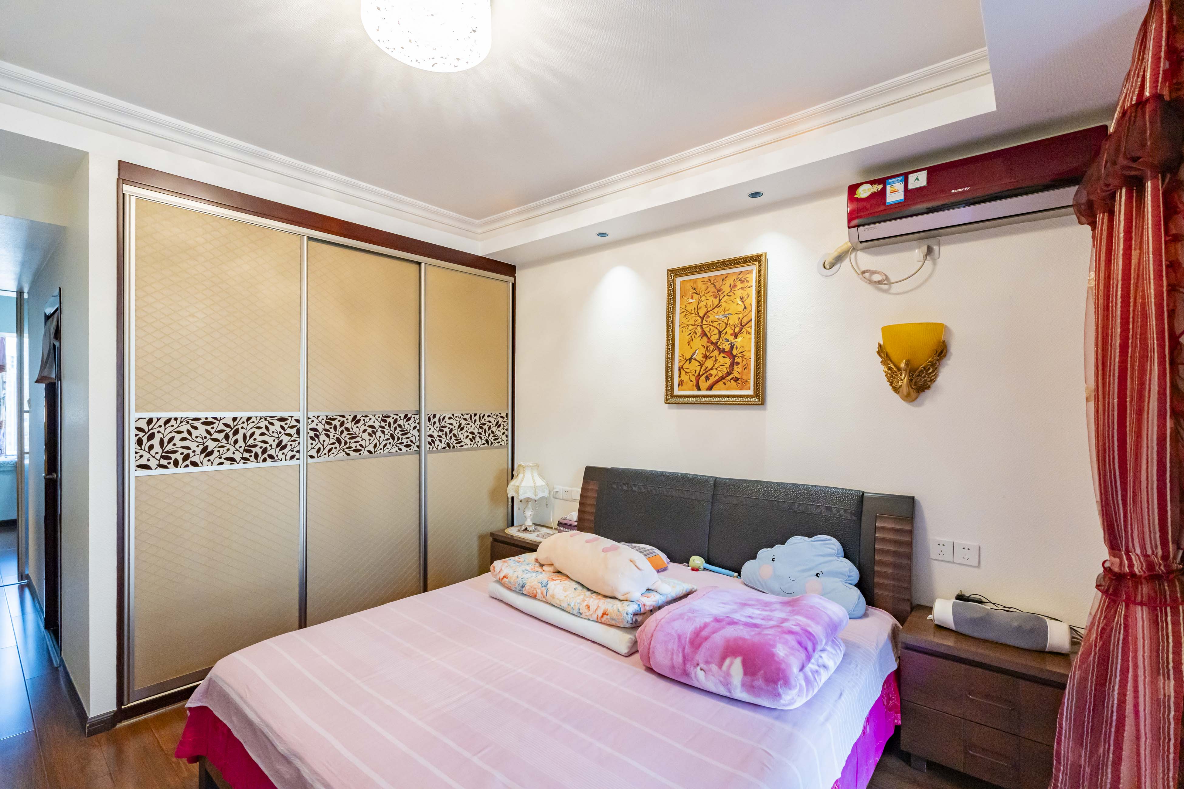 香樟雅郡  4室2厅2卫    155.0万 香樟雅郡  4室2厅2卫    155.0万卧室