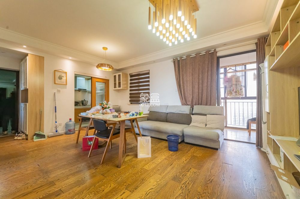 华润置地广场一期  1室1厅1卫    76.8万