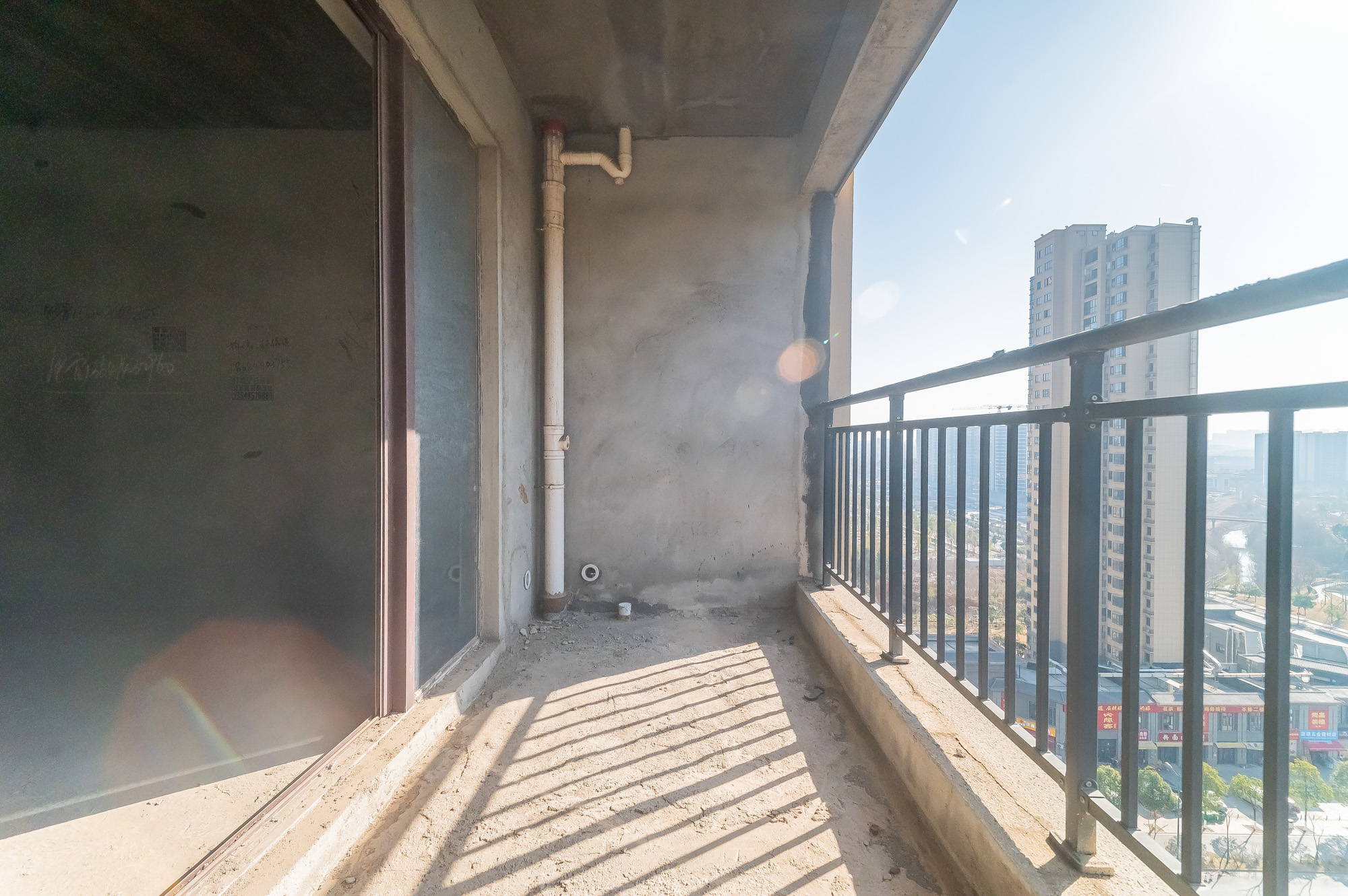 艺源颂雅小区（719街区）  3室2厅2卫   90.00万其他