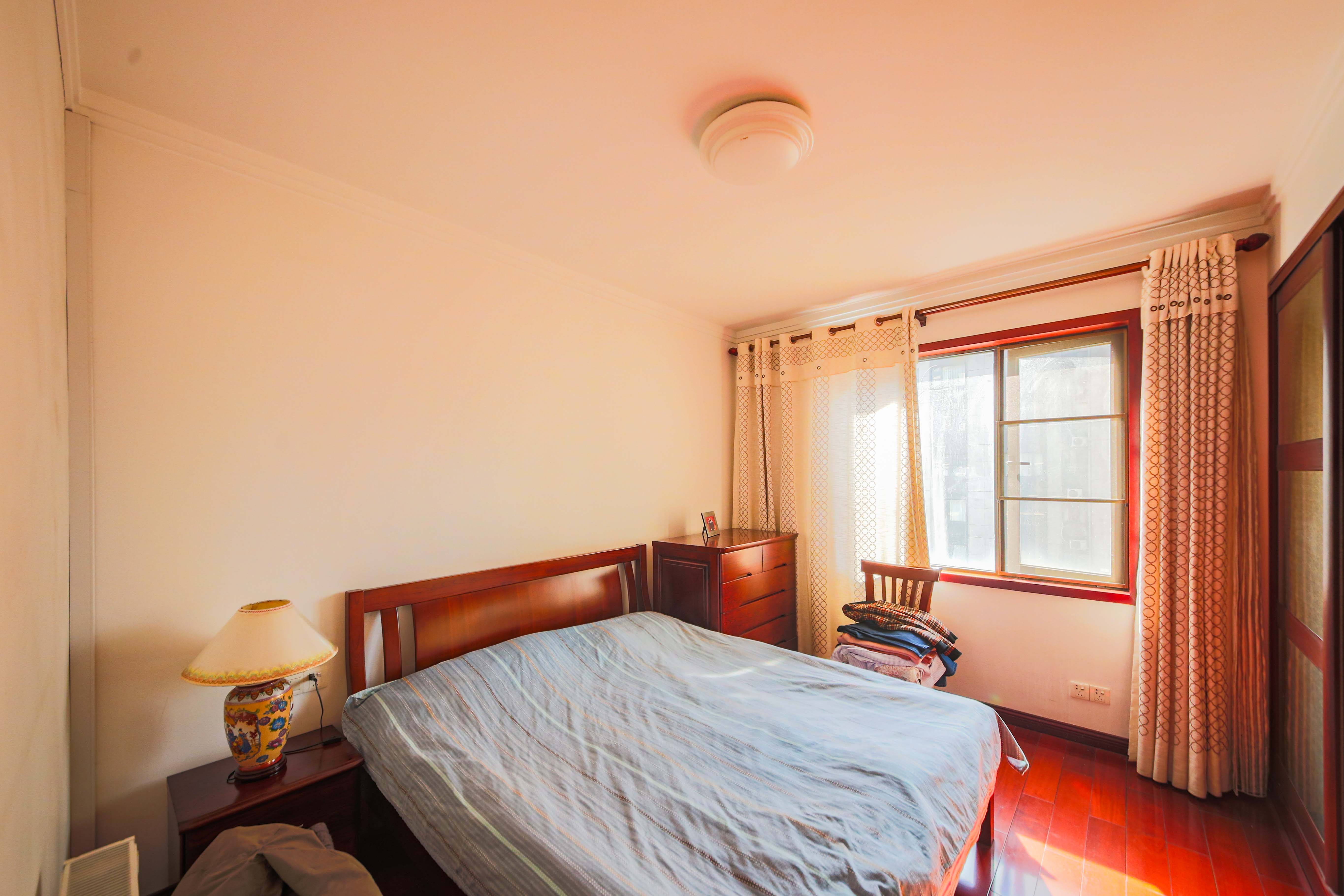 博林金谷  3室2厅2卫    145.0万卧室