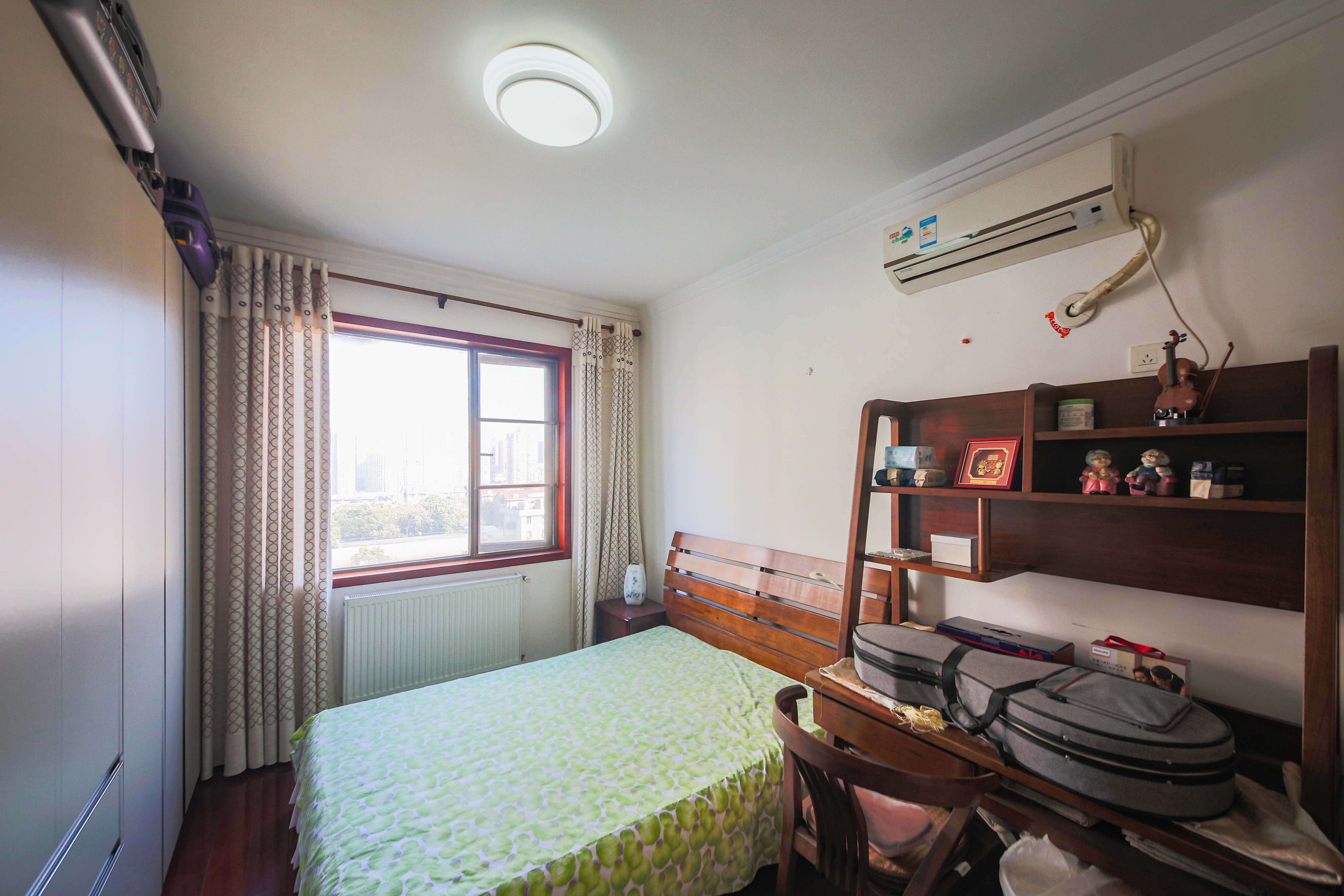 博林金谷  3室2厅2卫    145.0万卧室