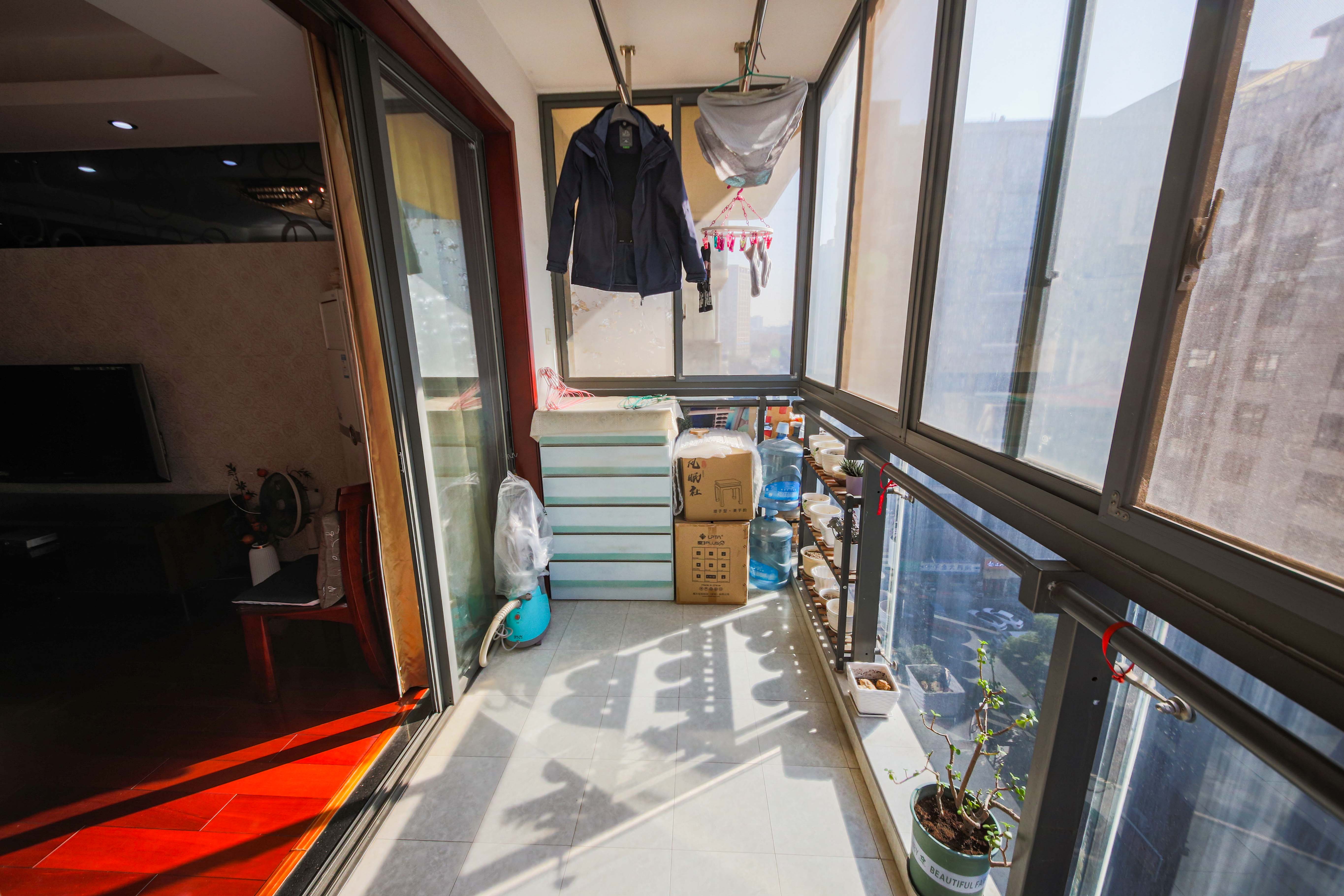 博林金谷  3室2厅2卫    145.0万阳台