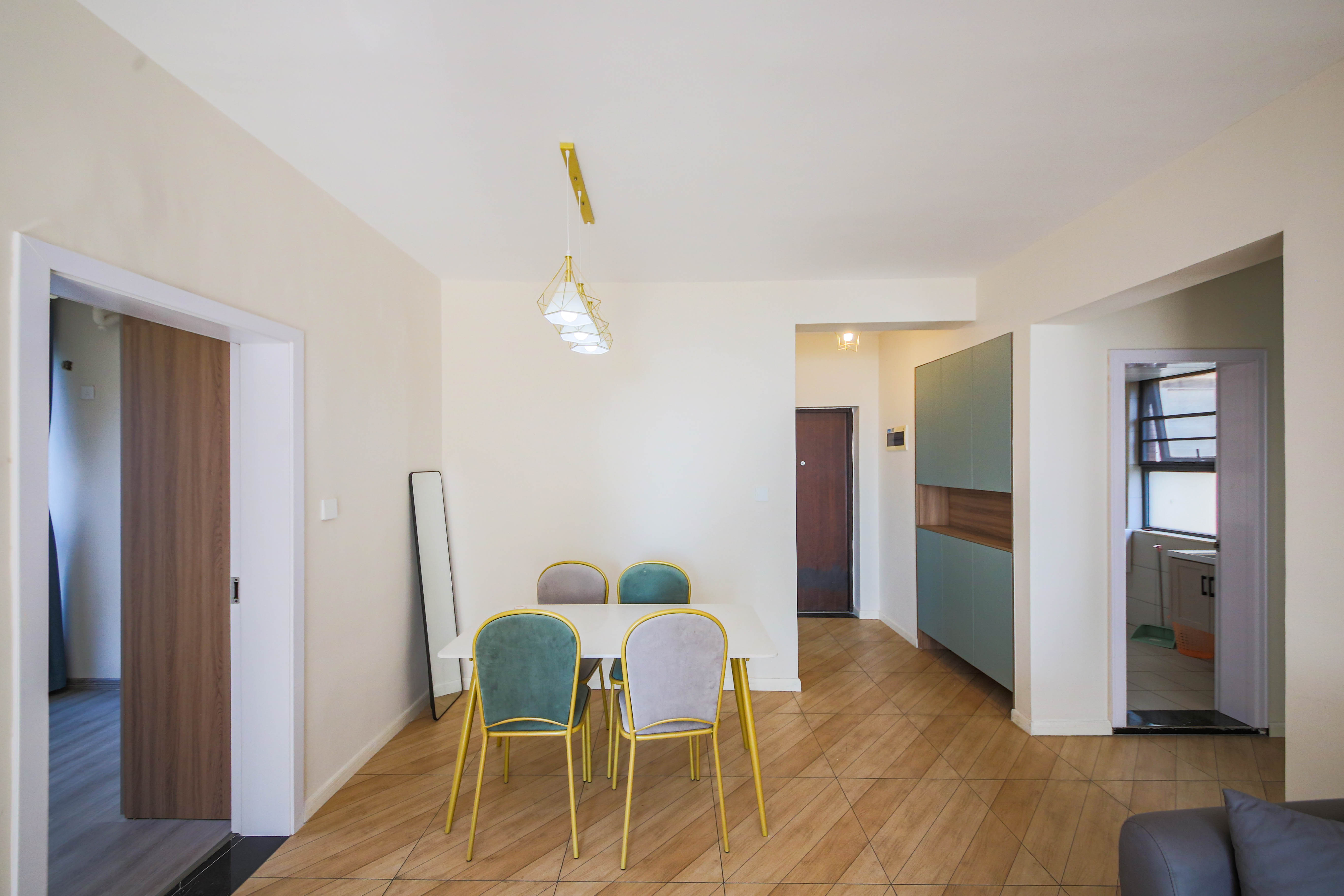 湘江雅颂居 3室2厅1卫 108.0万 湘江雅颂居 3室2厅1卫 108.0万客厅