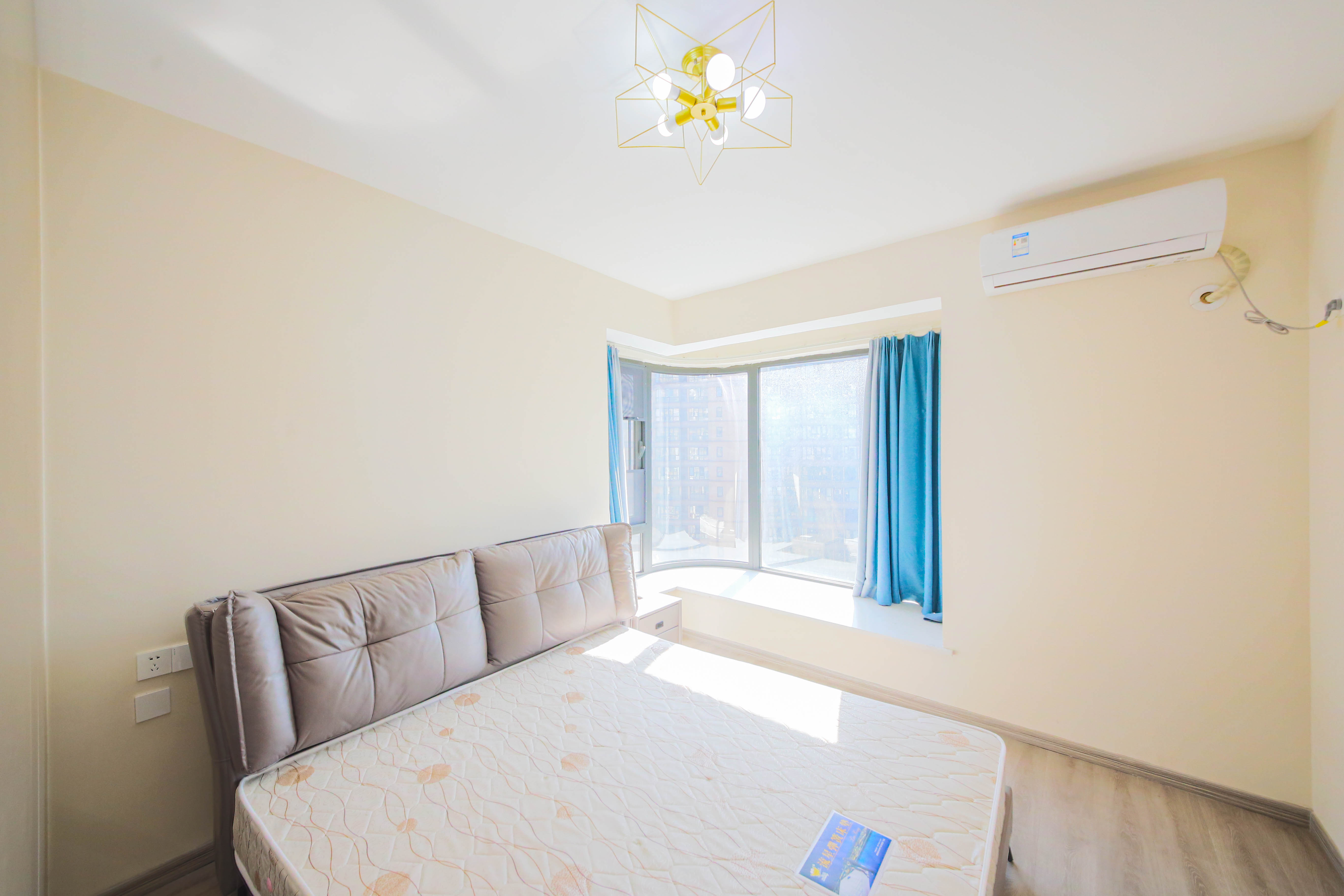 湘江雅颂居 3室2厅1卫 108.0万 湘江雅颂居 3室2厅1卫 108.0万卧室