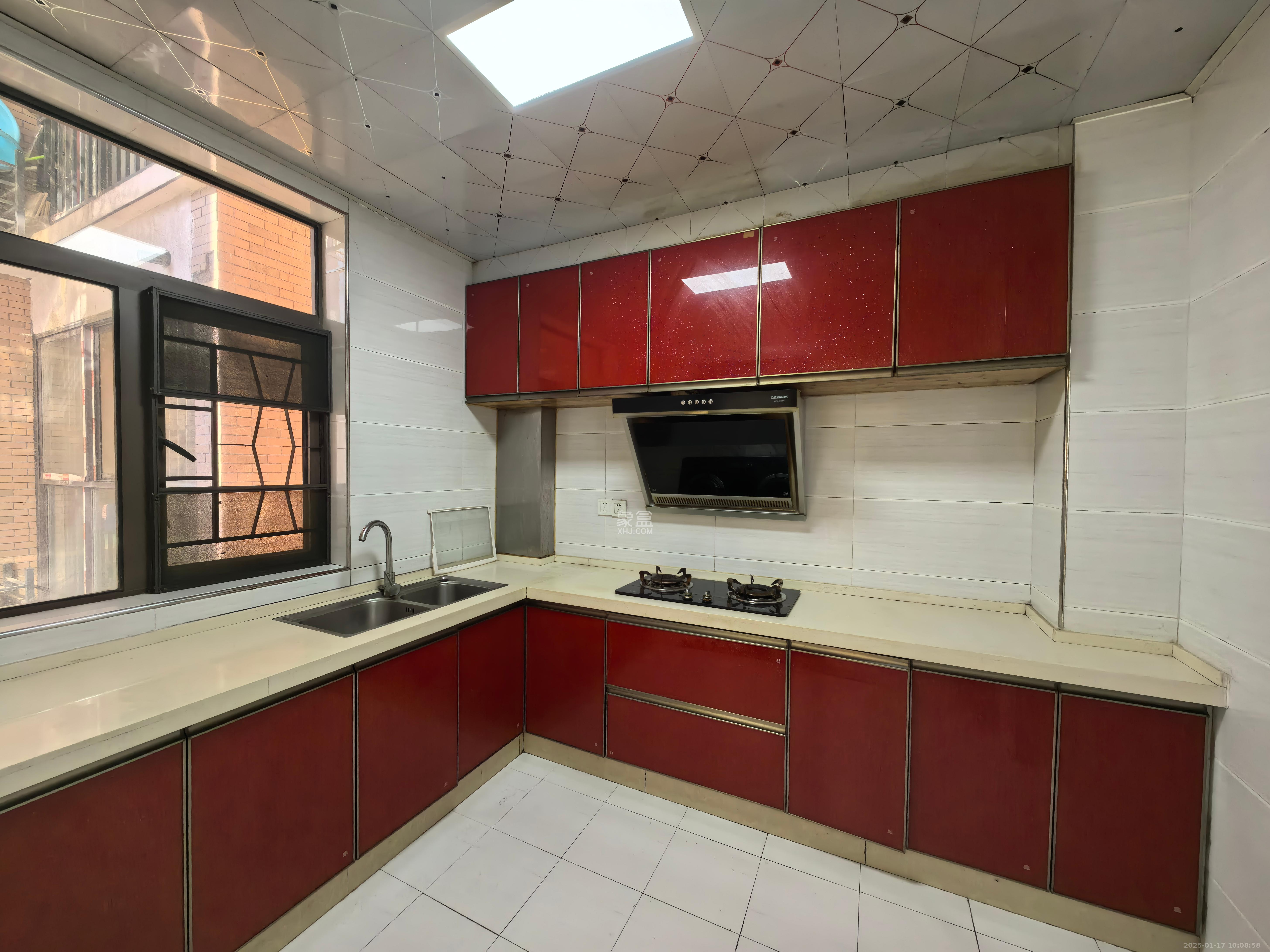 水岸世景  3室2厅2卫    2350.0元/月 水岸世景  3室2厅2卫    2350.0元/月室内图