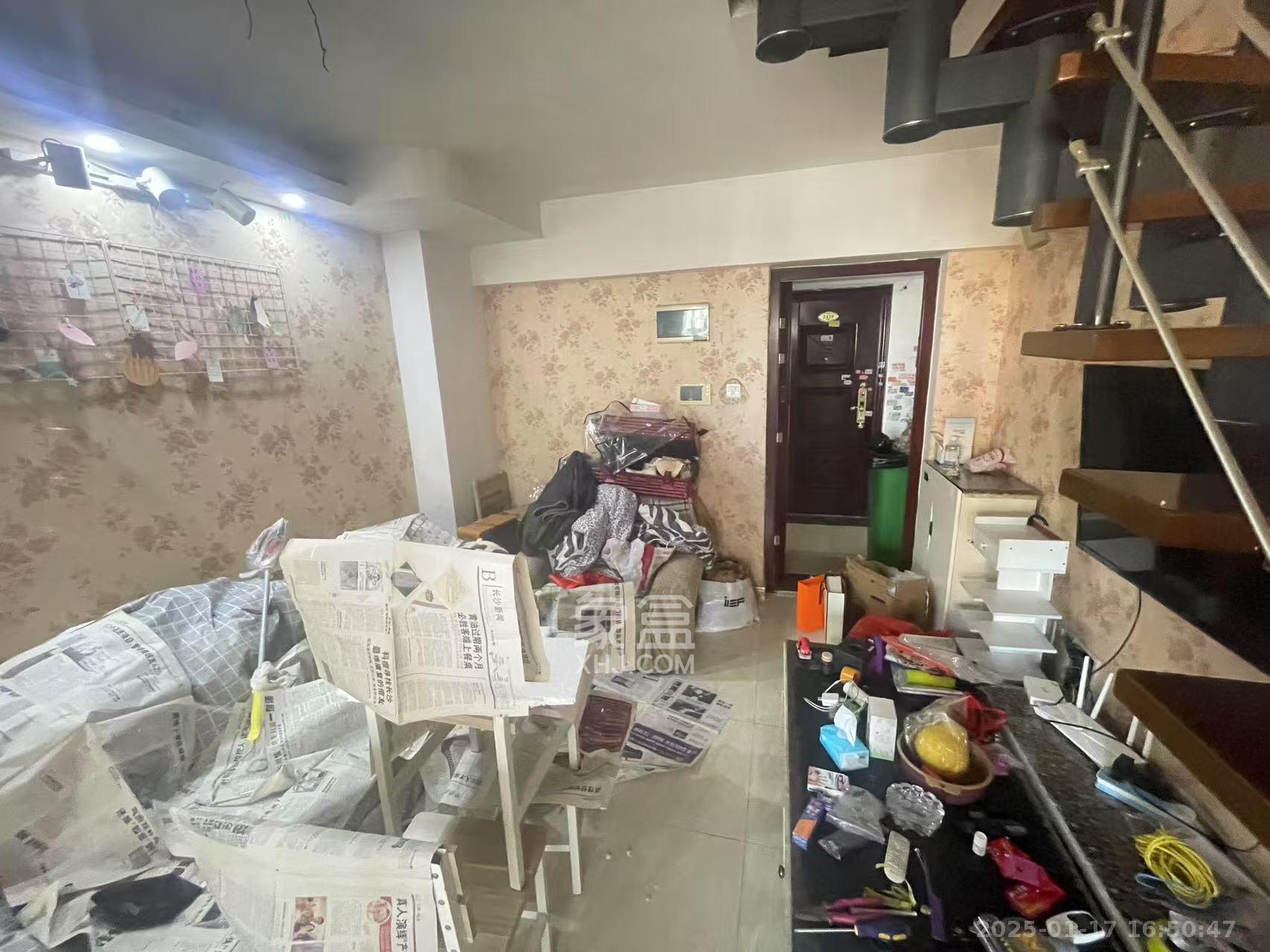 金色loft(鑫秋大厦) 2室1厅1卫 2000.0元/月 金色loft(鑫秋大厦) 2室1厅1卫 2000.0元/月室内图