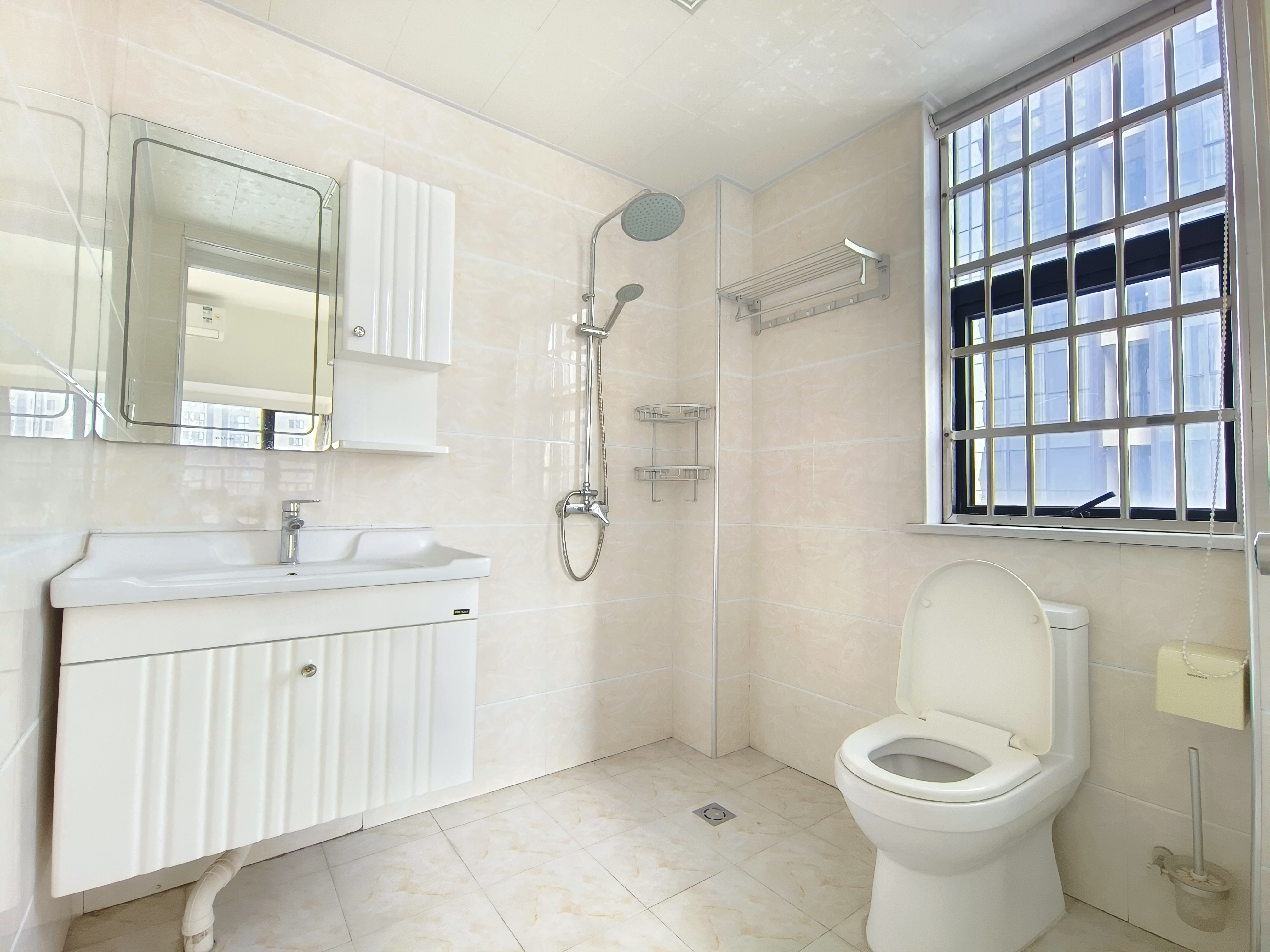 新邦壹品 3室2厅2卫 2200.0元/月 新邦壹品 3室2厅2卫 2200.0元/月室内图