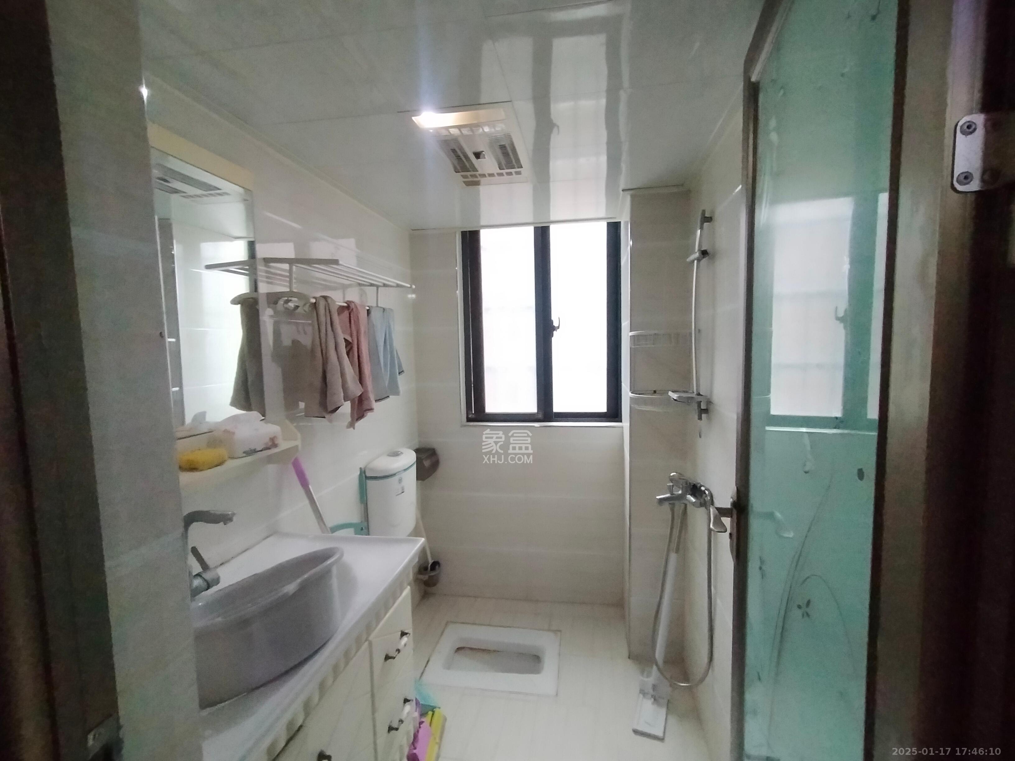 翡翠云天 3室2厅2卫 2100.0元/月 翡翠云天 3室2厅2卫 2100.0元/月室内图