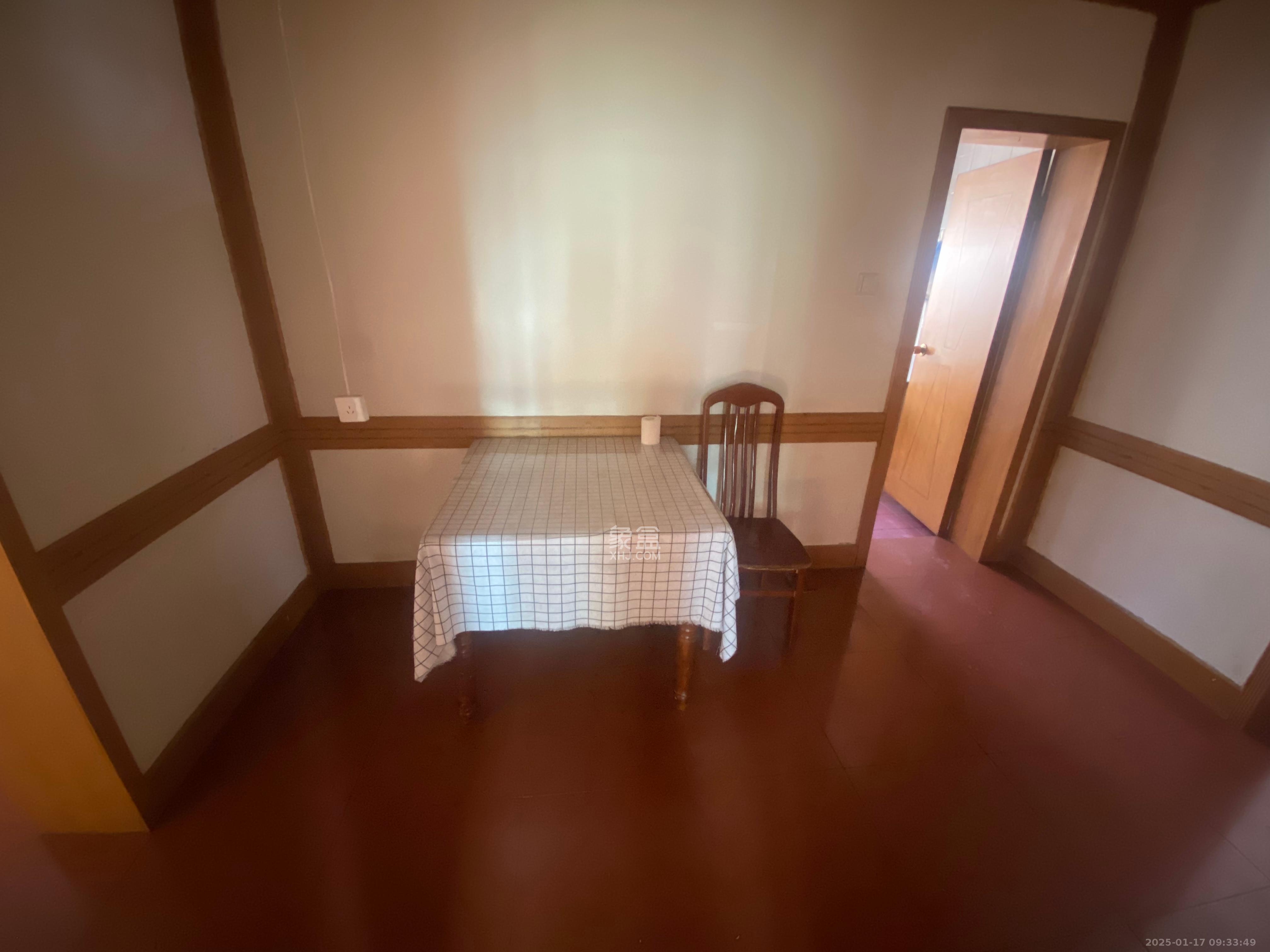 长重机械厂宿舍 2室1厅1卫 1400.0元/月 长重机械厂宿舍 2室1厅1卫 1400.0元/月室内图