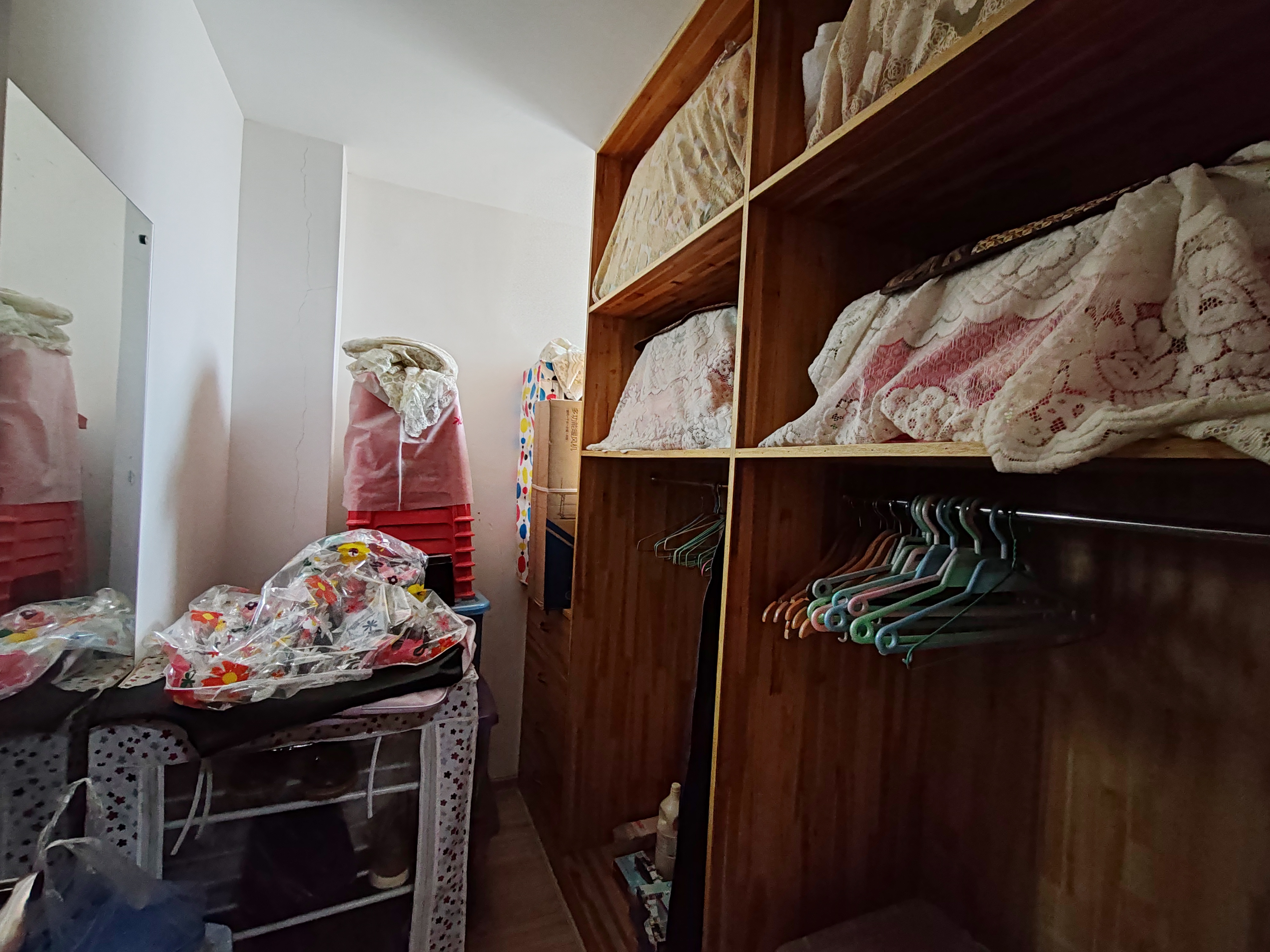 香格里拉 3室2厅1卫 1500.0元/月 香格里拉 3室2厅1卫 1500.0元/月室内图