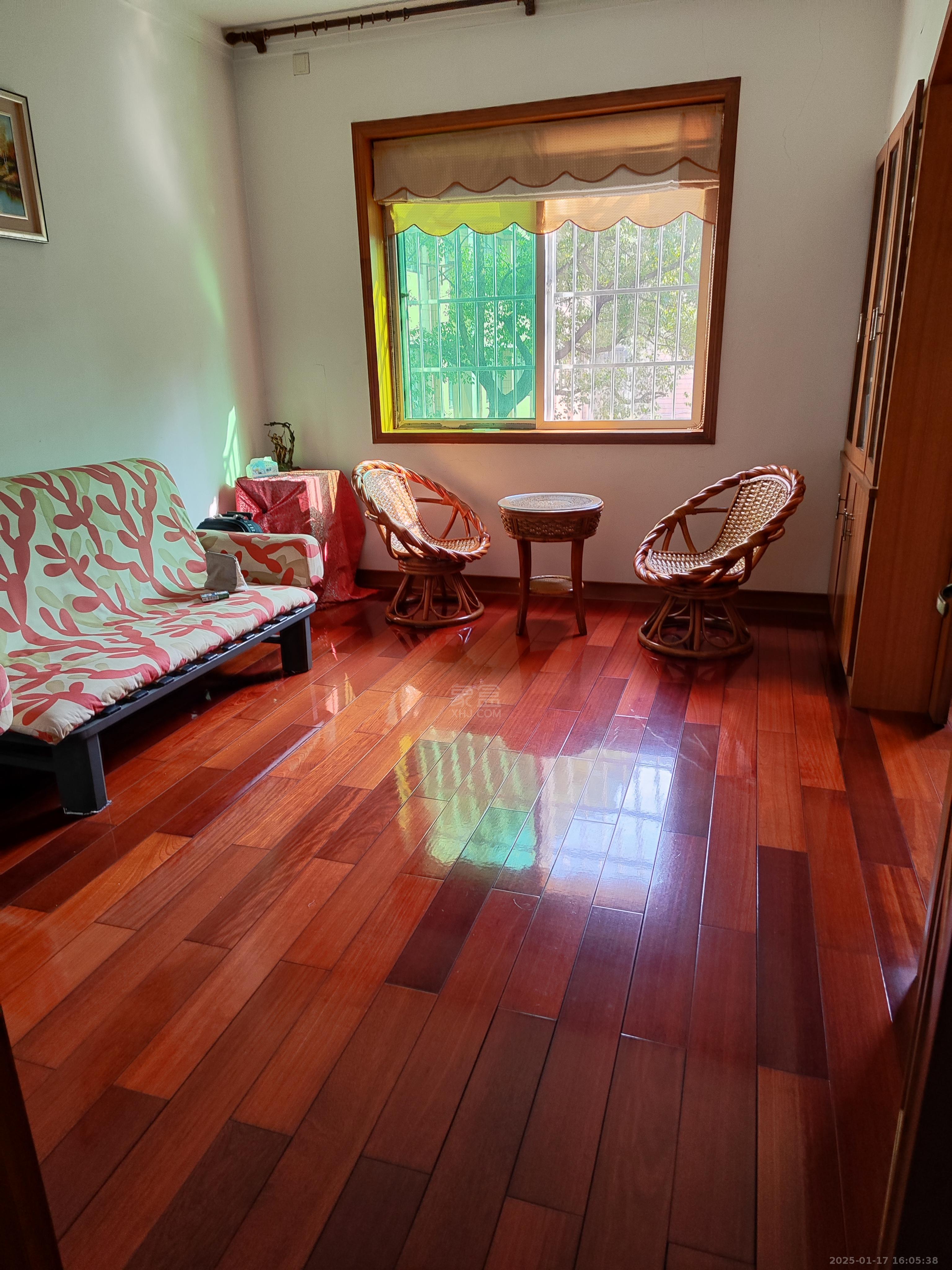 新华书店宿舍 4室2厅2卫 1600.0元/月 新华书店宿舍 4室2厅2卫 1600.0元/月室内图