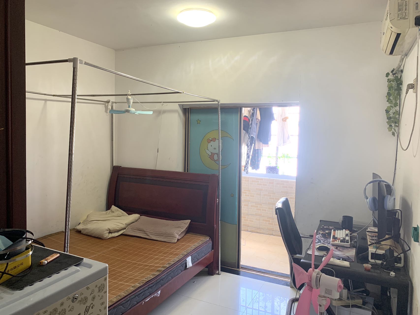 龙华商城  3室2厅1卫    130.0万 龙华商城  3室2厅1卫    130.0万室内图