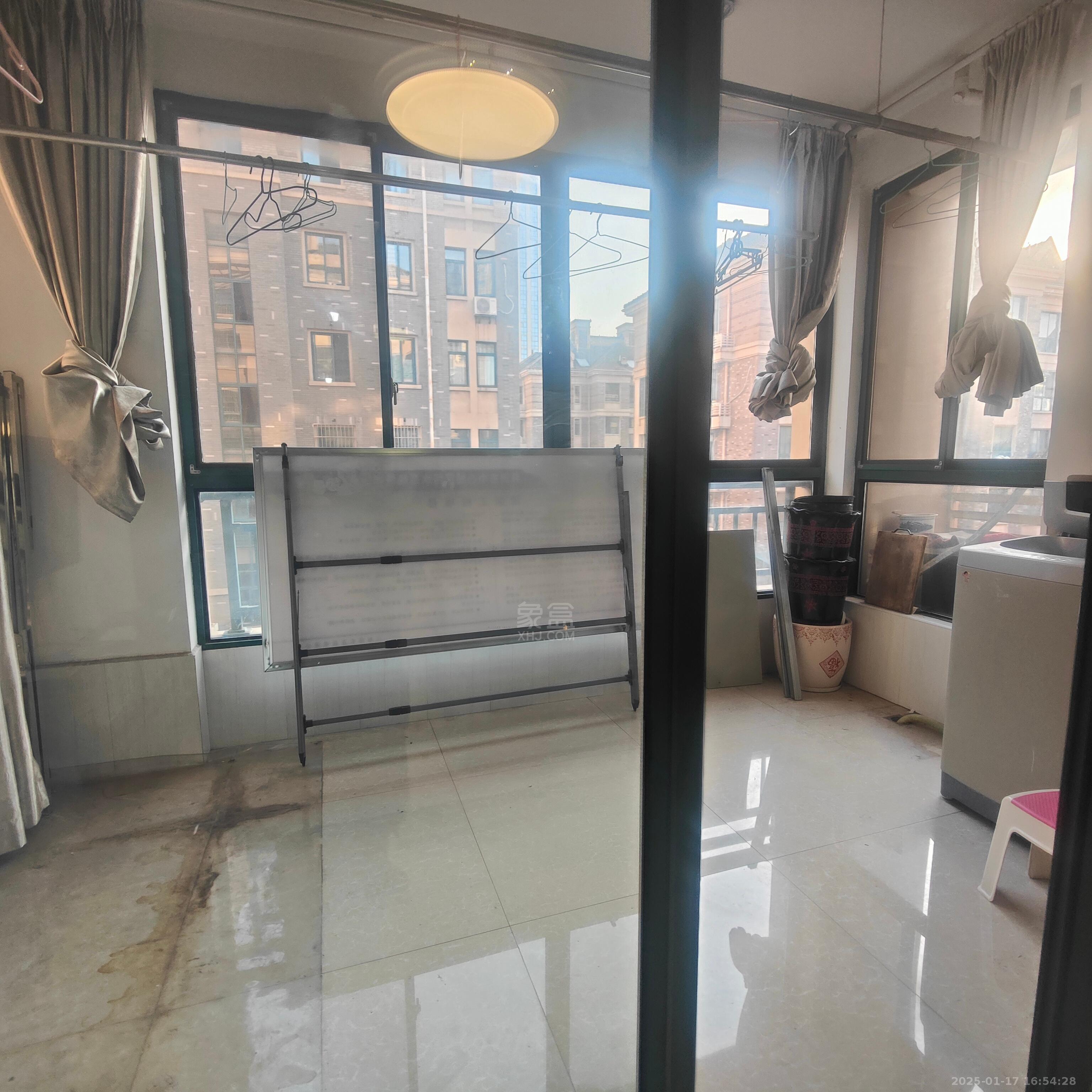 尚格名城东岸花园  3室2厅1卫    1700.0元/月 尚格名城东岸花园  3室2厅1卫    1700.0元/月室内图