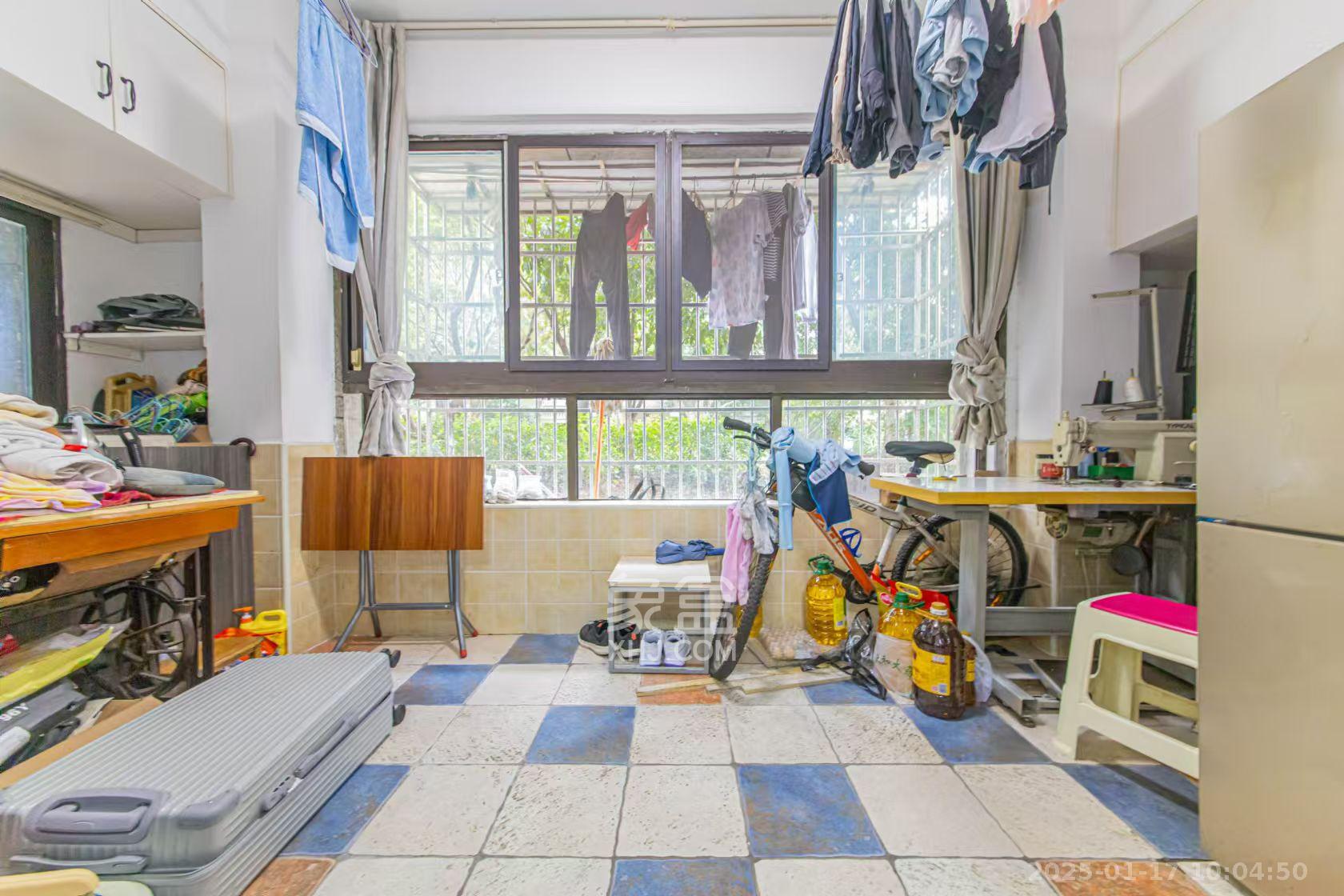 绿地公馆(绿地名邸) 3室1厅1卫 2000.0元/月 绿地公馆(绿地名邸) 3室1厅1卫 2000.0元/月室内图