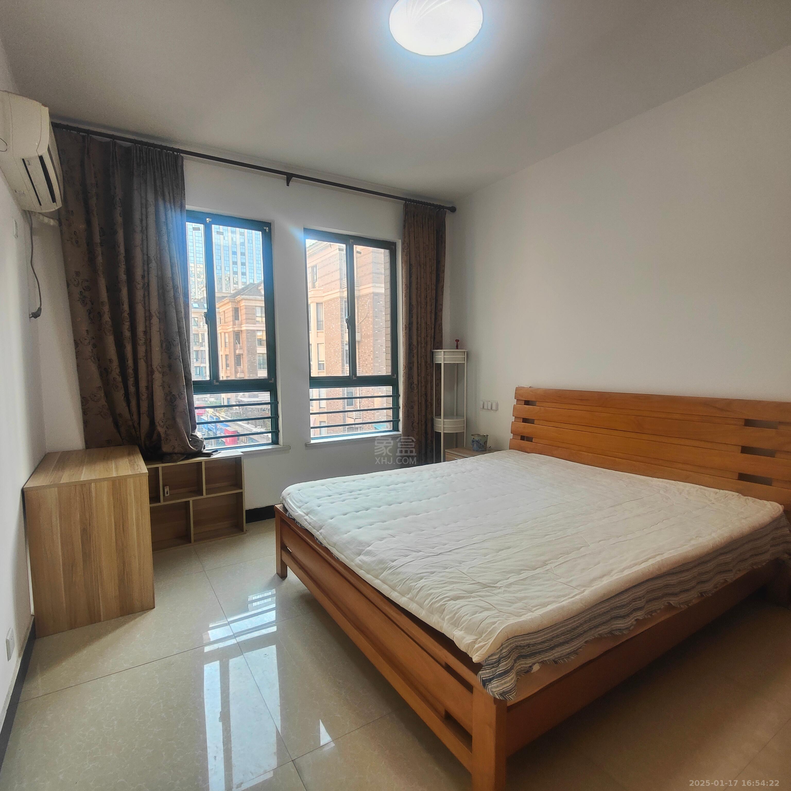 尚格名城东岸花园  3室2厅1卫    1700.0元/月 尚格名城东岸花园  3室2厅1卫    1700.0元/月室内图